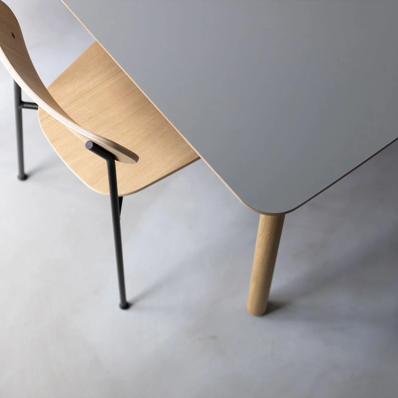 Otis table with FENIX top 👌