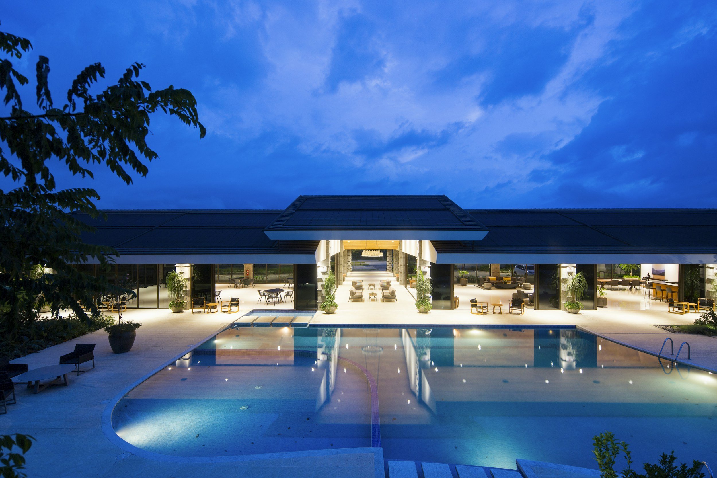 The Ultimate LMS Guide for Luxury Hotels and Hospitality Groups