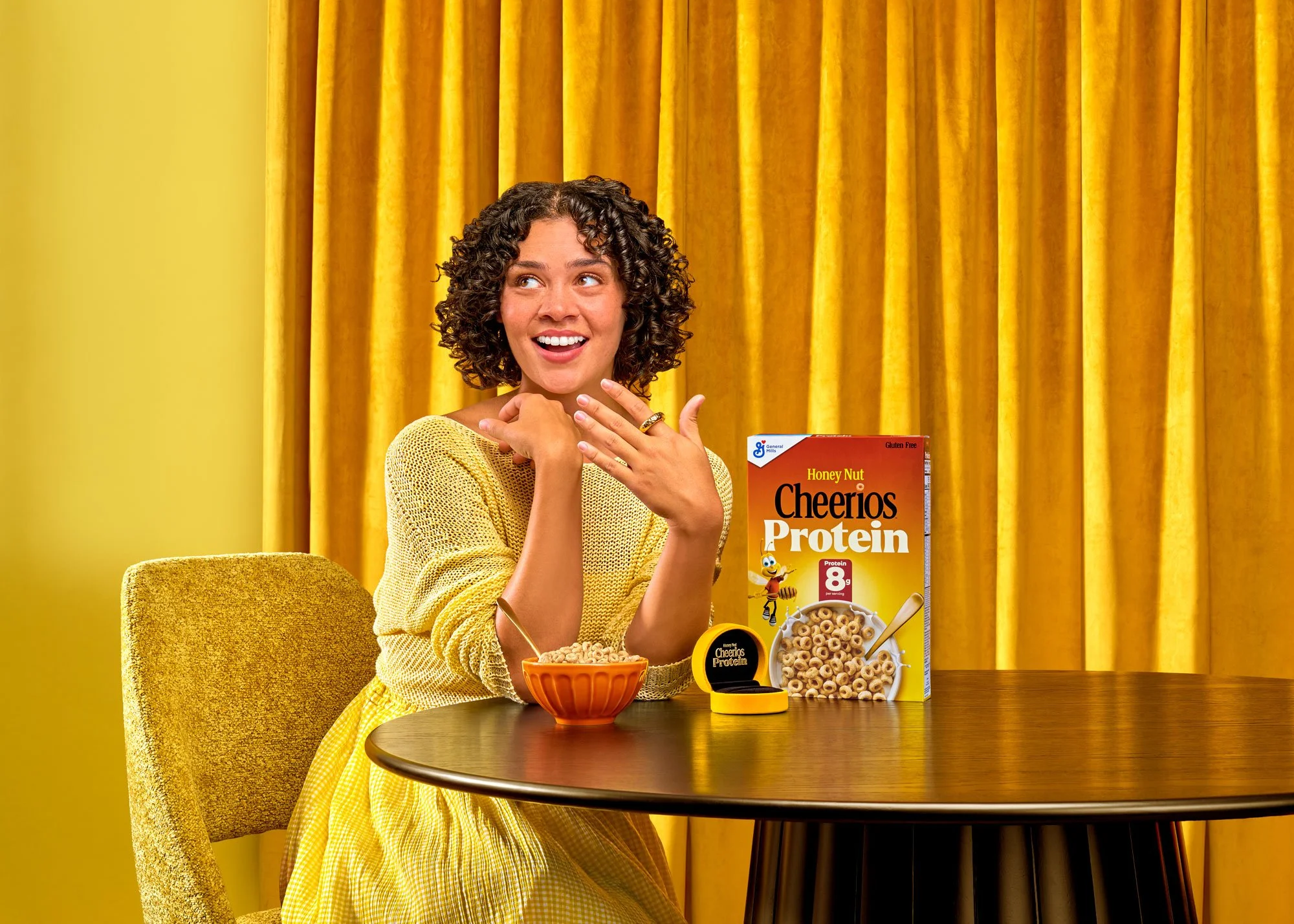 Commercial lifestyle product photography produced by Suzanne Clements, photographer/director in Chicago, Illinois for General Mills Honey Nut Cheerios.