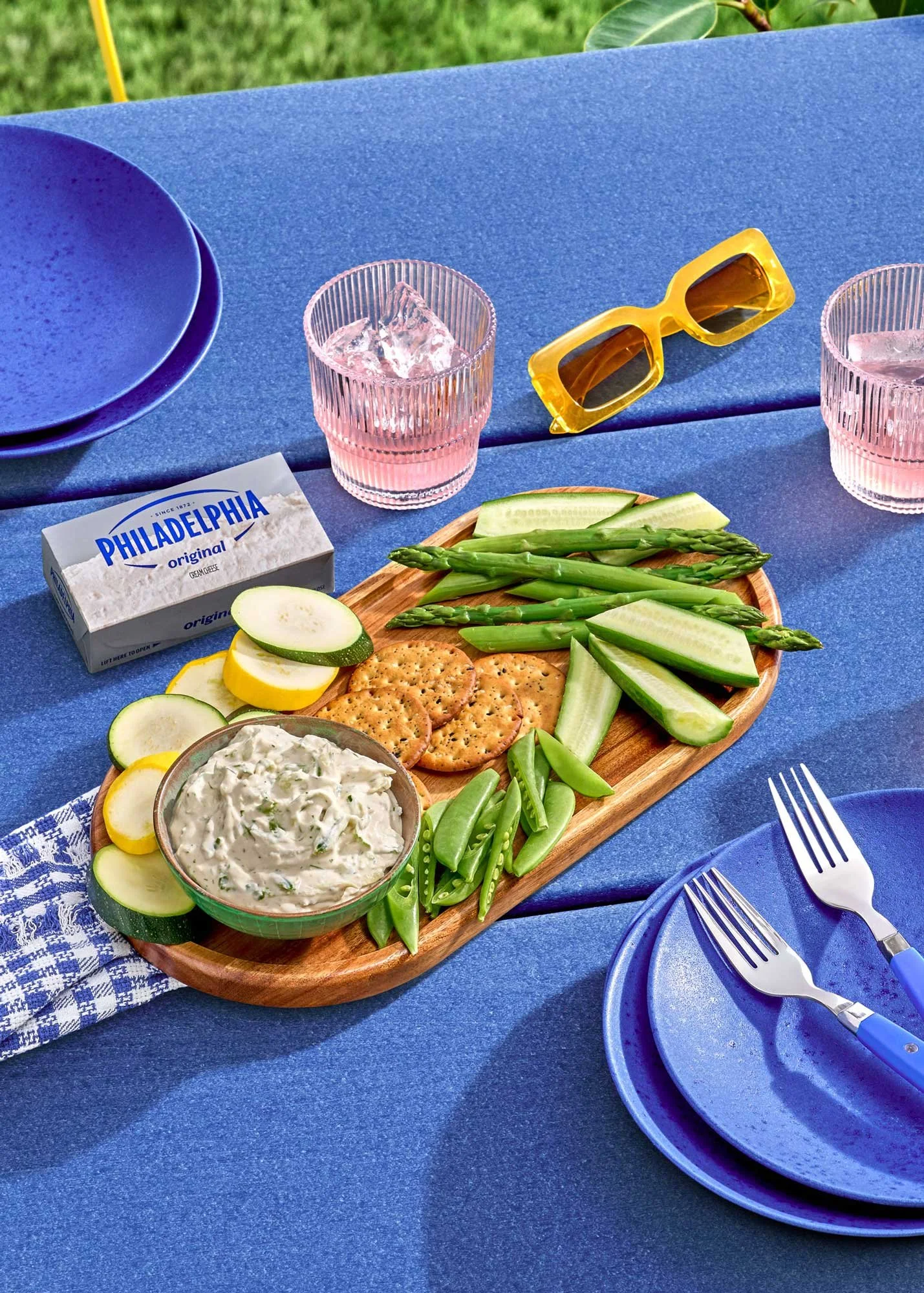 Commercial food and lifestyle photography for Kraft Heinz Philadelphia Cream Cheese shot in Chicago, Illinois