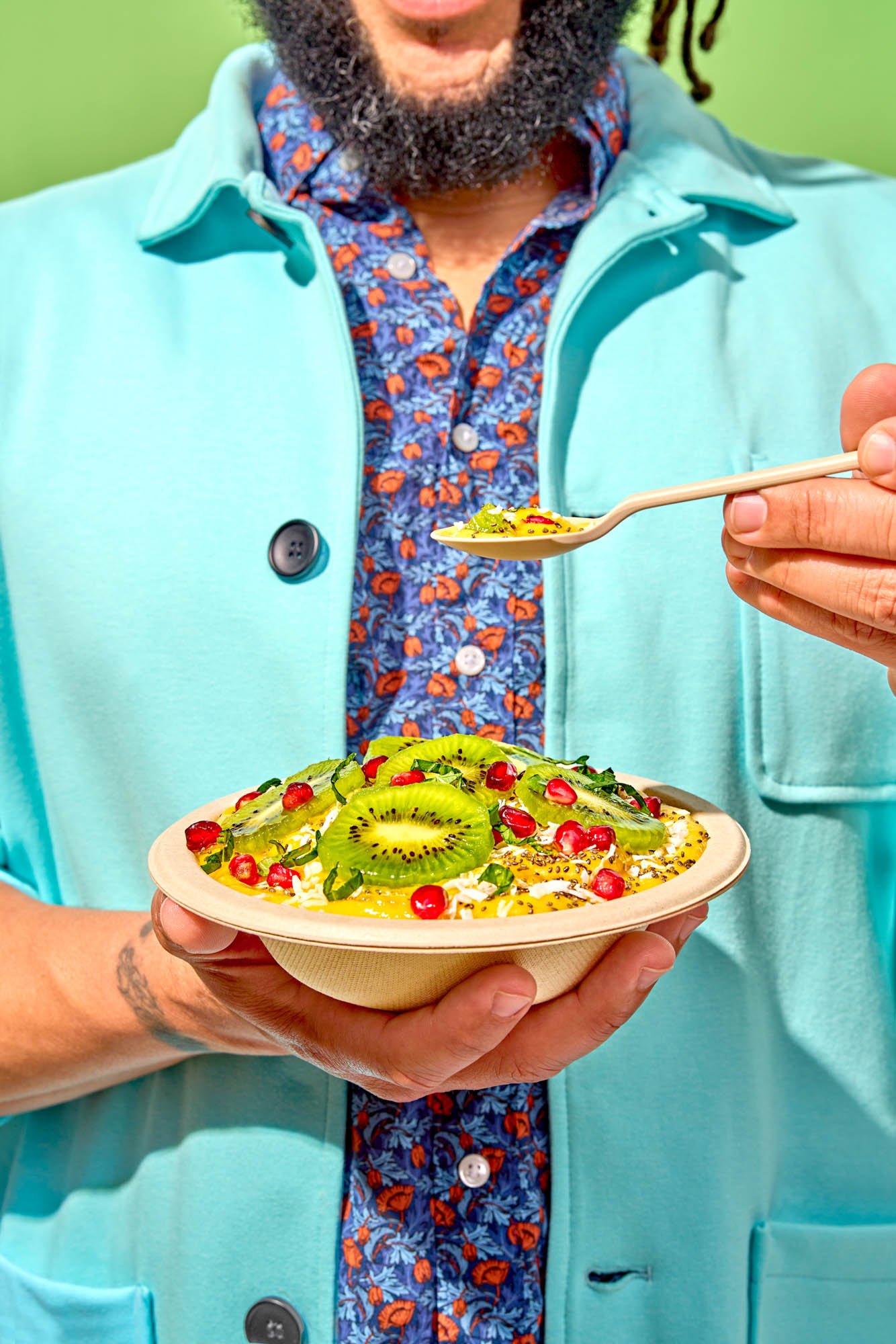 SmoothieFace1382_HipGuySmoothieBowl_BOWLRevised.jpg