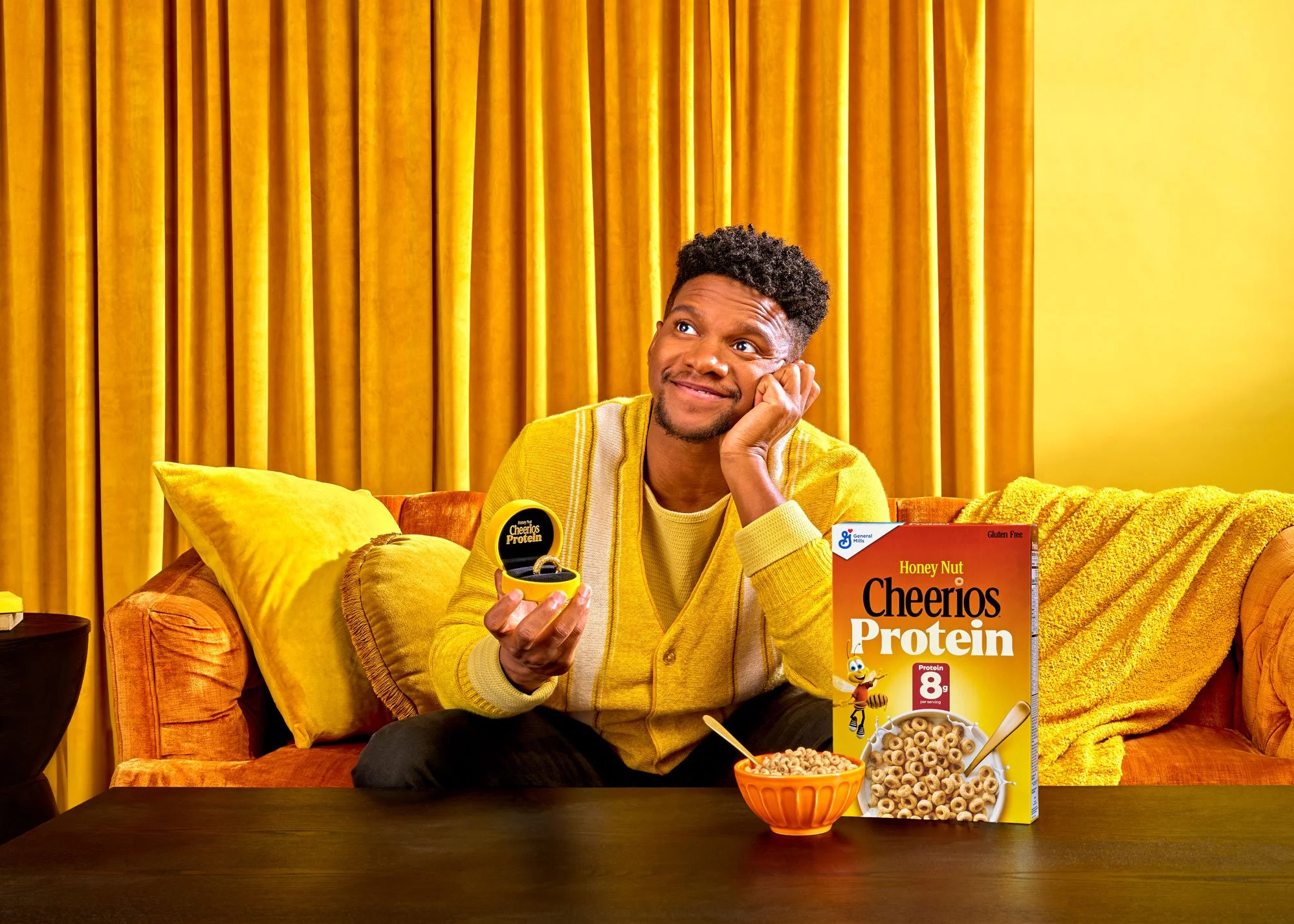 Playful and sunny commercial lifestyle product photo shoot produced by photographer/director Suzanne Clements, repped by ETC. Creative out of Chicago.