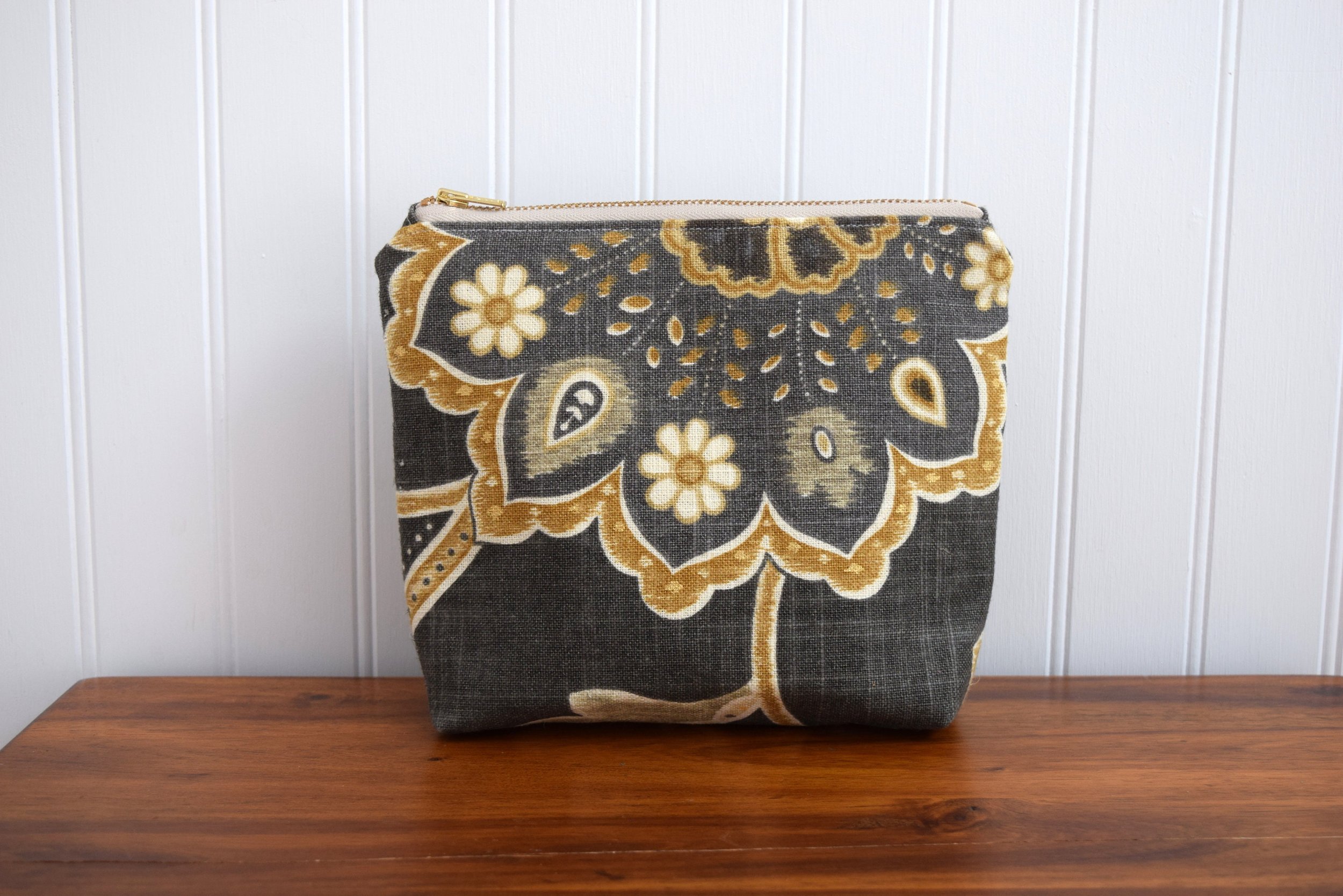 https://i.etsystatic.com/10699791/r/il/010d9f/3297679834/il_fullxfull.3297679834_logf.jpg