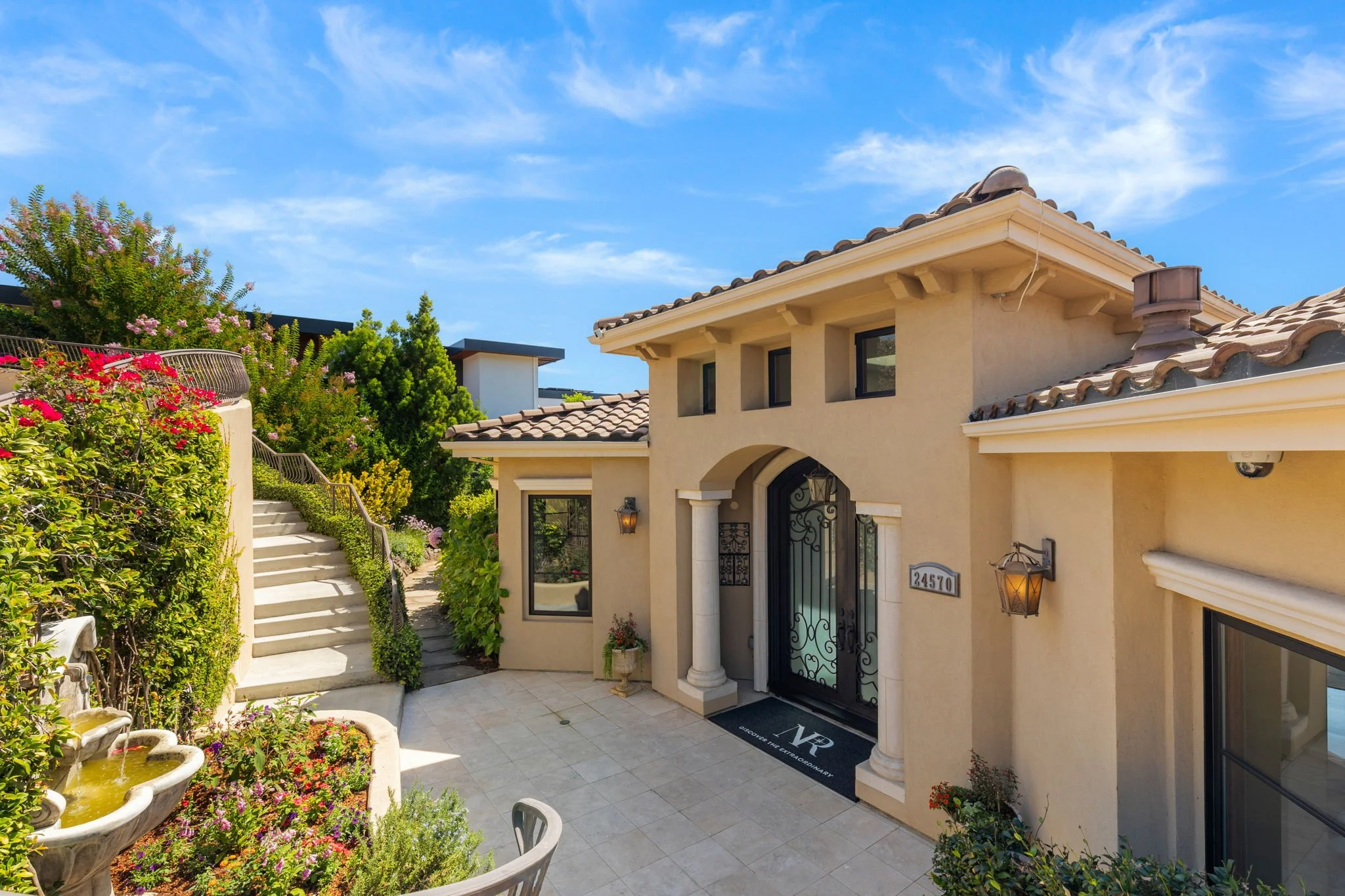 Luxury Living in Los Altos: Why Buyers Are Drawn to the Loyola Neighborhood