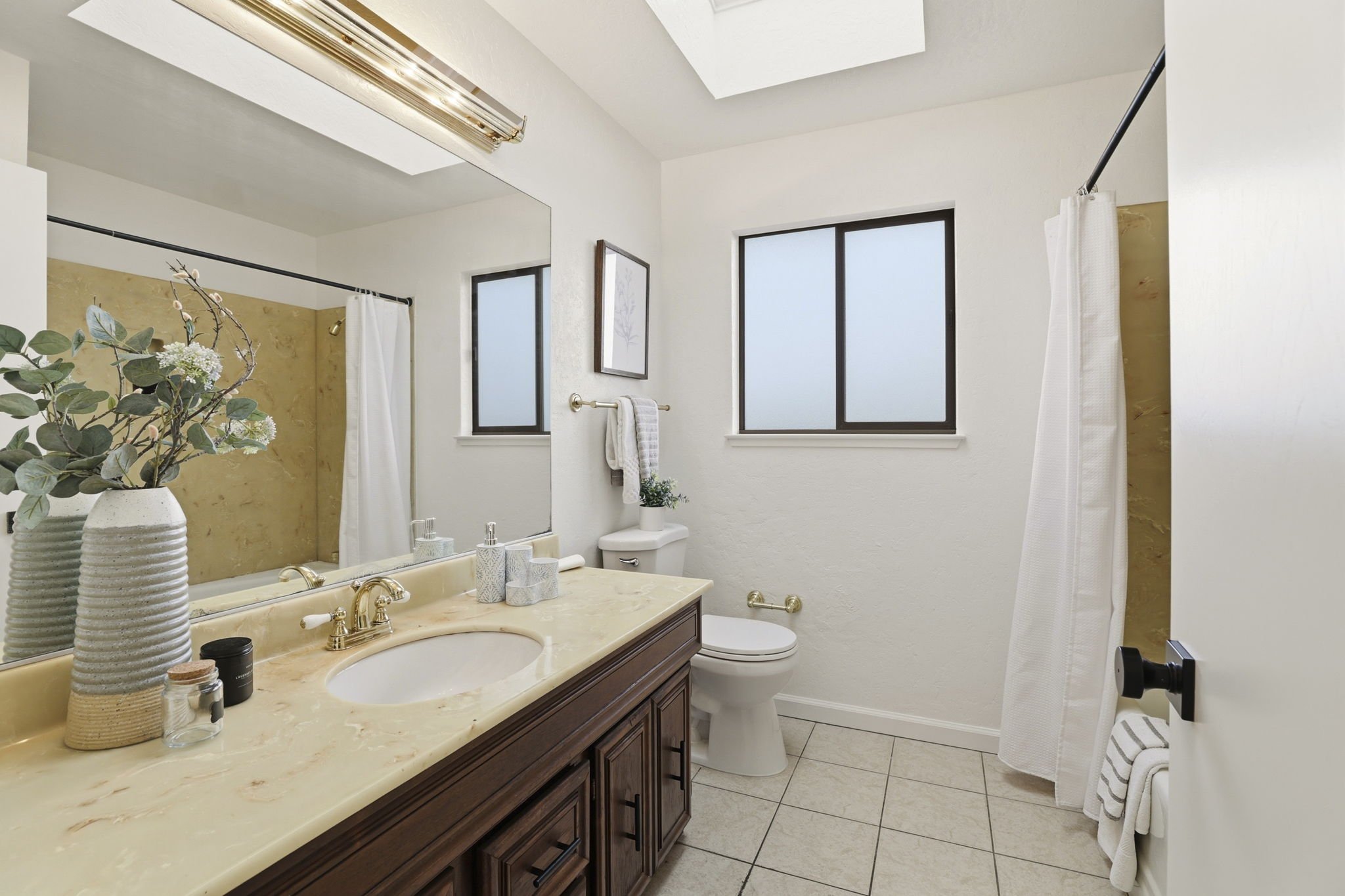 32-web-or-mls-So Gold Photo-31.jpg