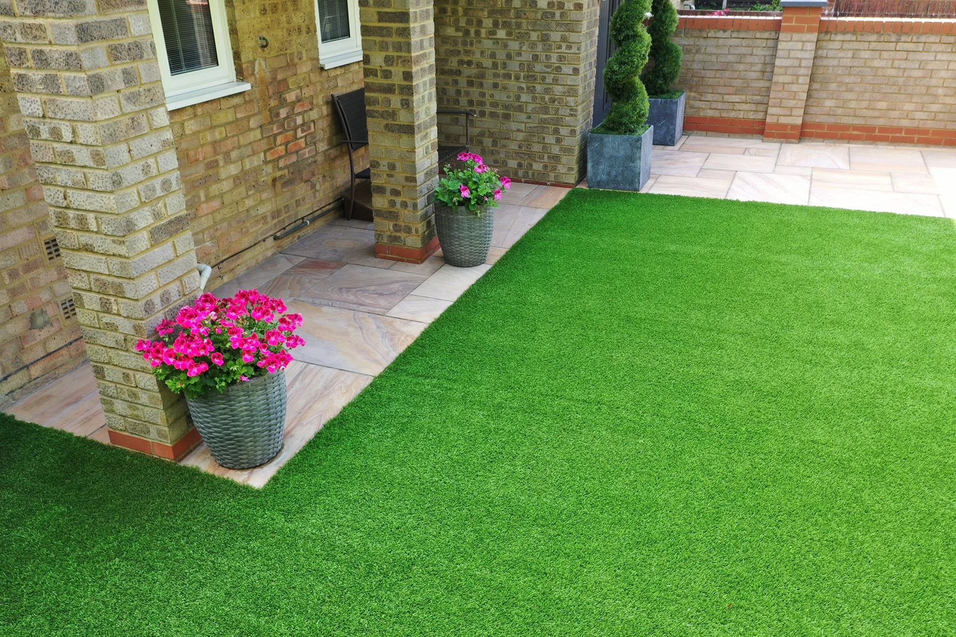 Nu Scape artificial lawn and garden design