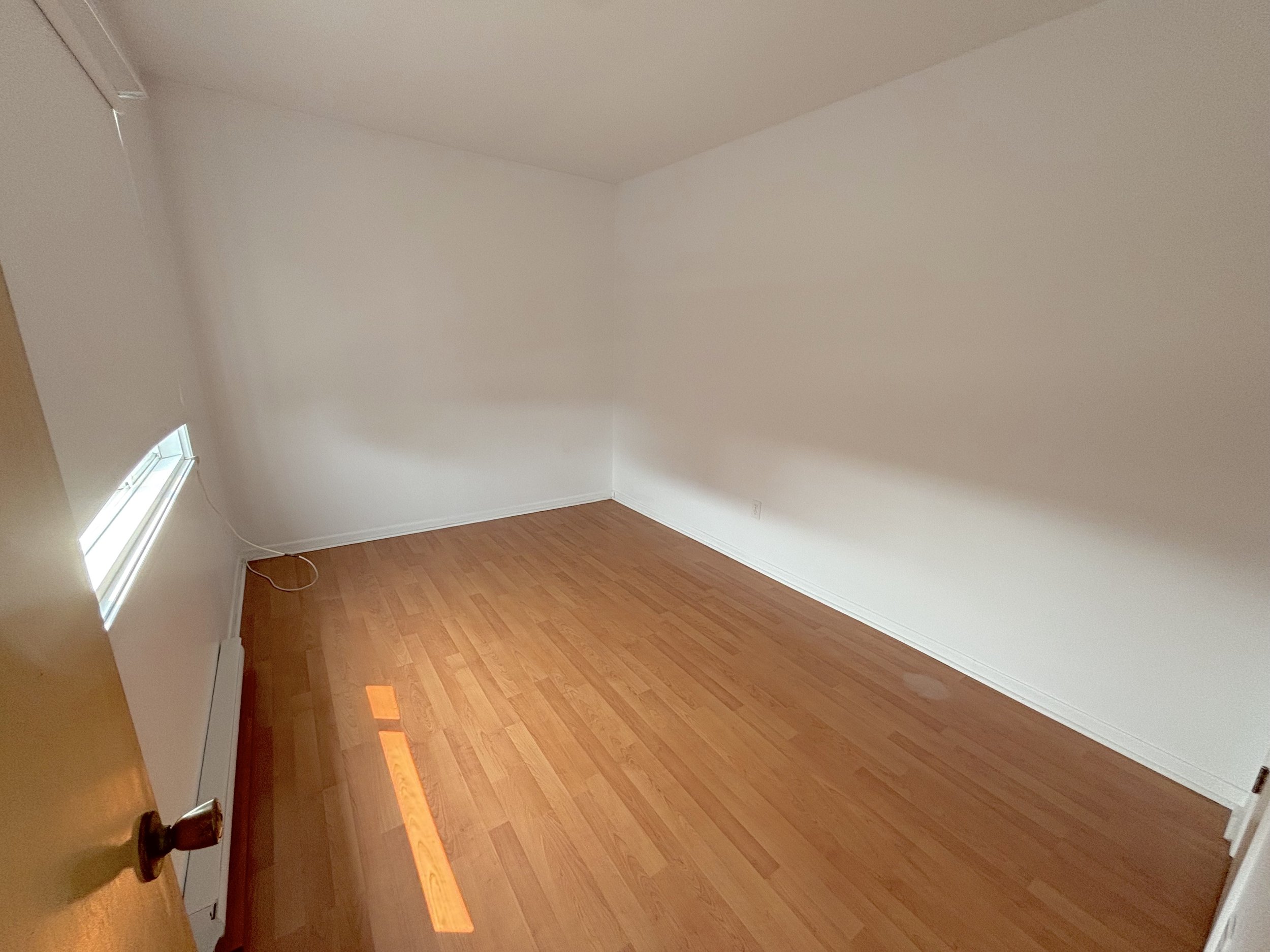 3. CHAMBRE3-vide.jpeg