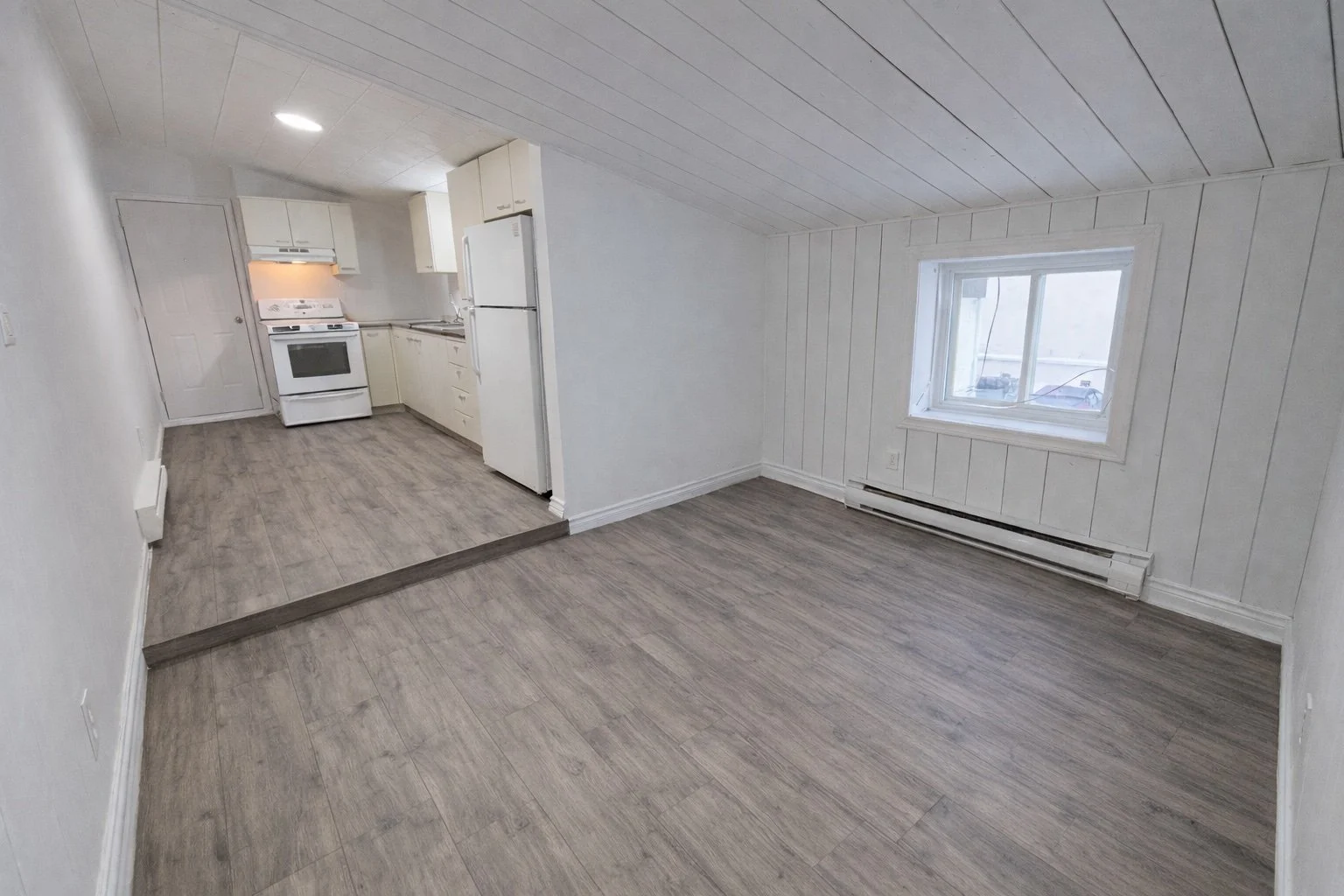 2. SALON2- plancher.jpeg