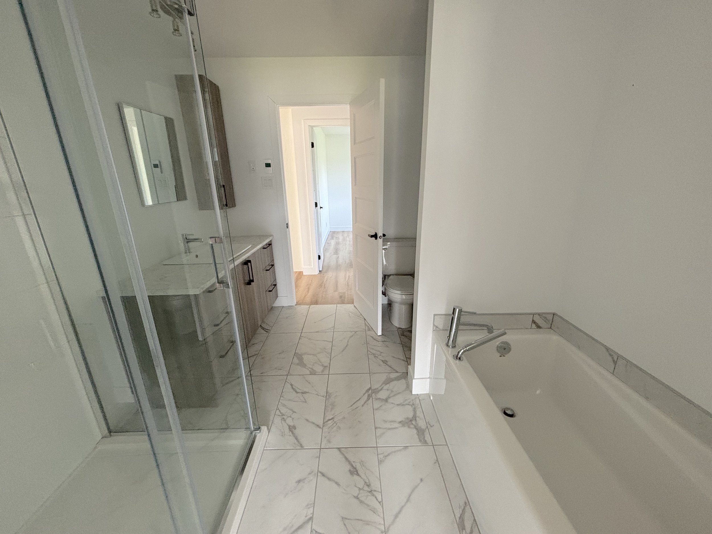 4. SALLE-BAIN B.jpeg