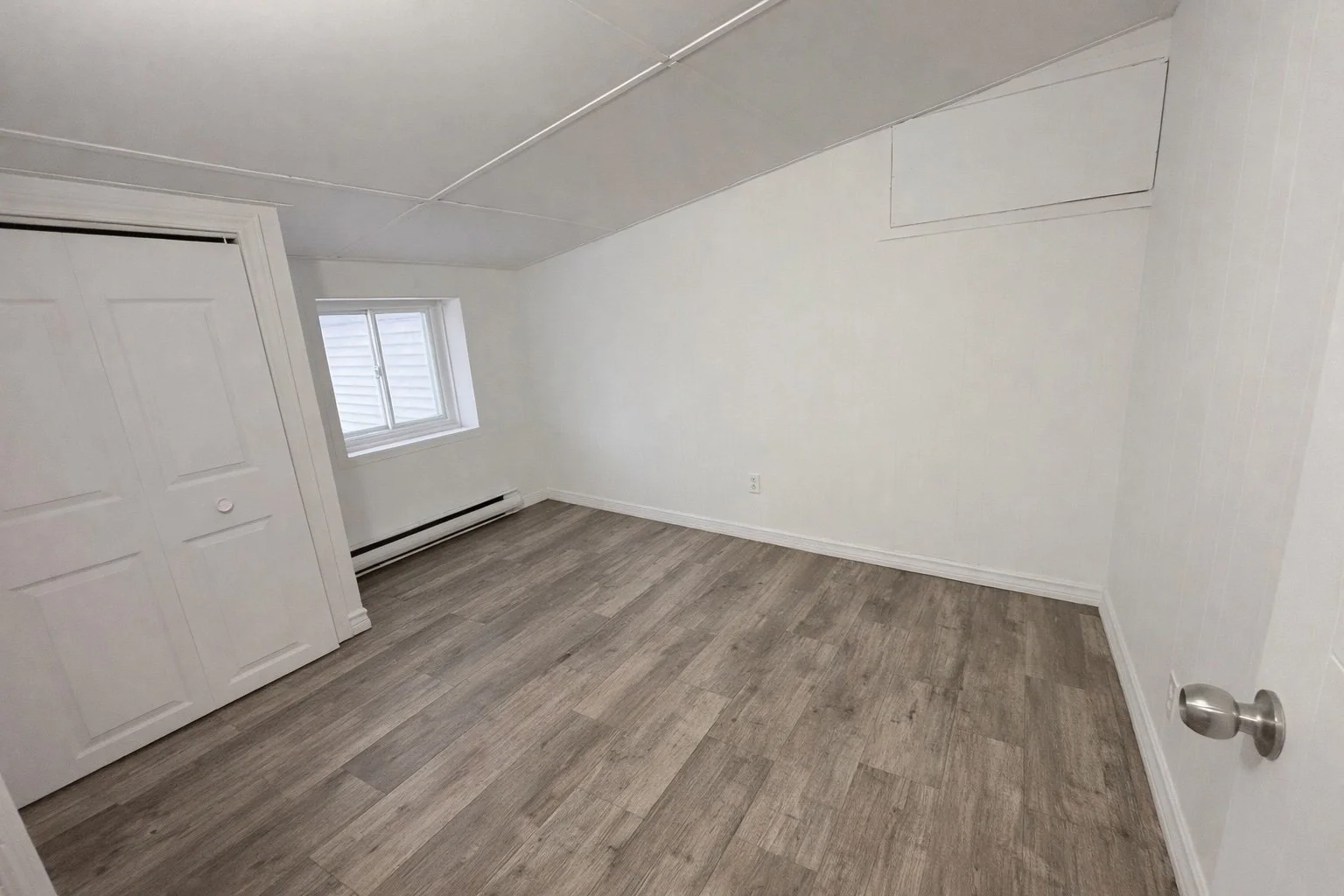 3. CHAMBRE-plancher.jpeg