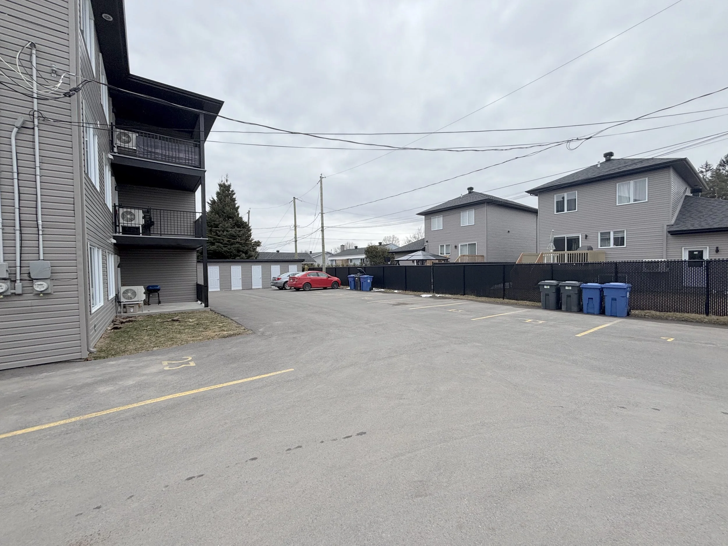 STATIONNEMENT - 13-23.jpeg