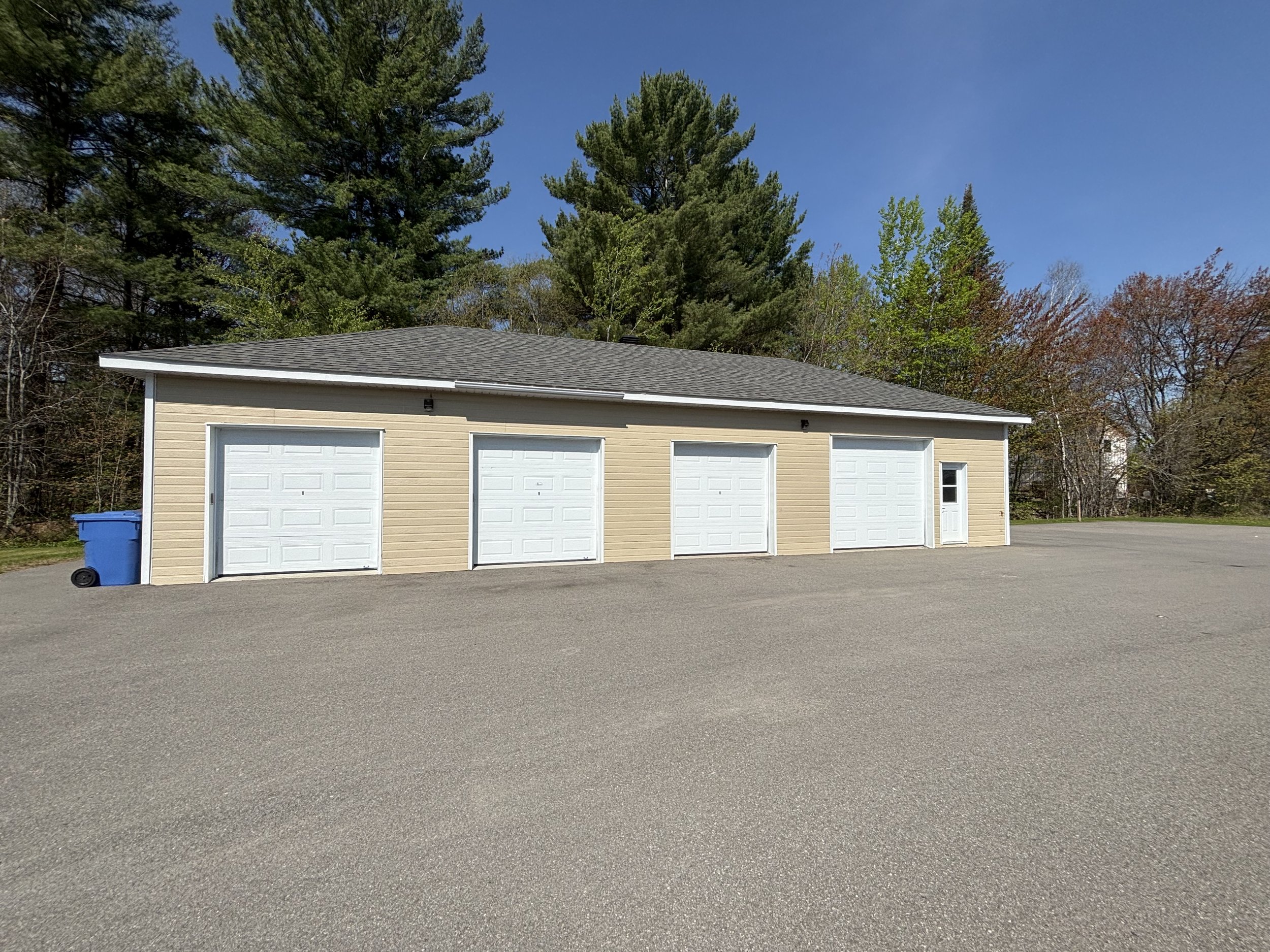 GARAGES.jpeg