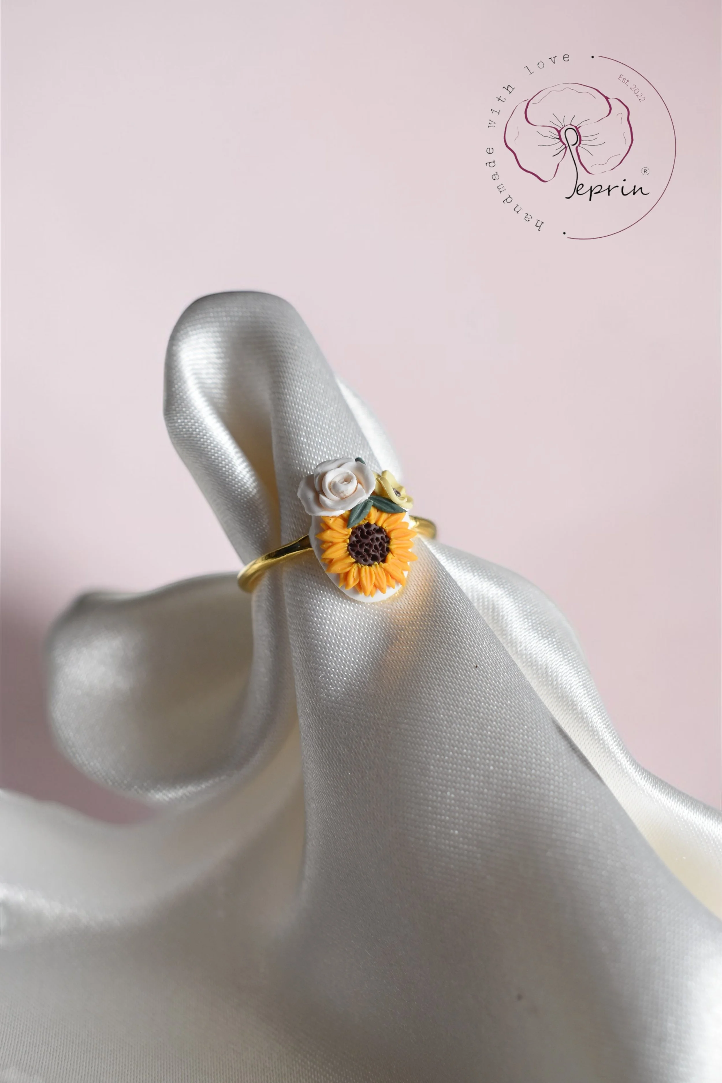 Sunflower Bouquet Ring — Gold Edition