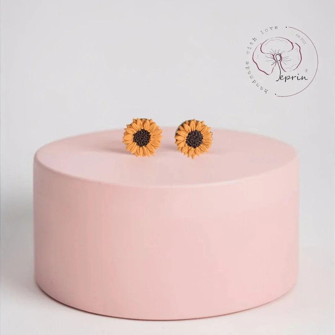 Girasol_10mm_Silver_Studs-Photoroom.jpg