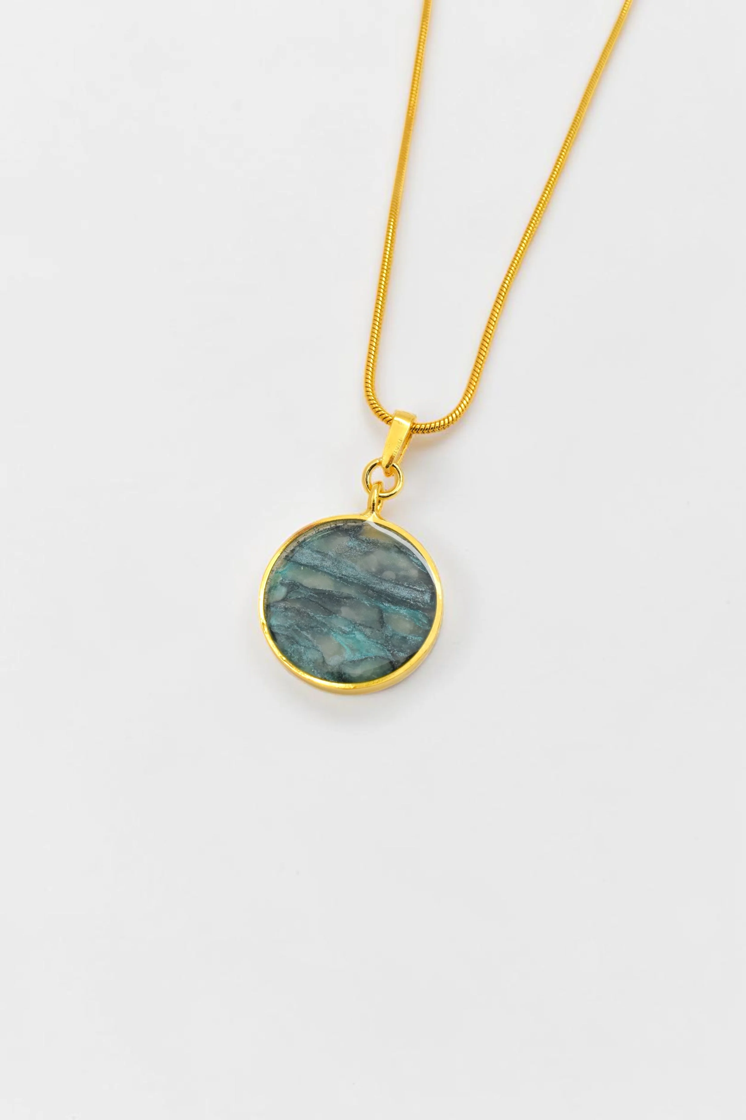 Fomm ir-Riħ Collection - 25mm Circular Pendant (Gold Toned)