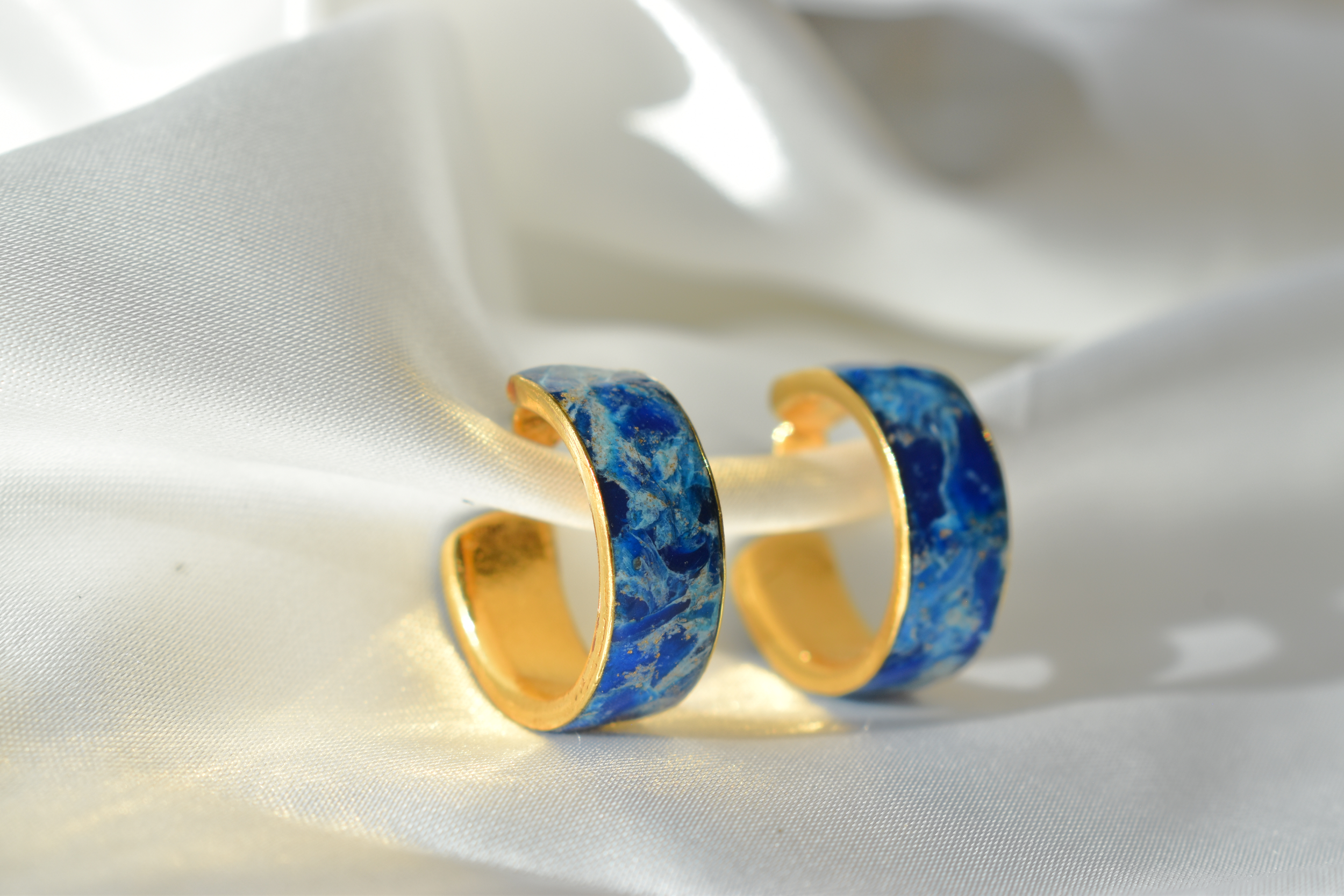 Serena - Medium Gold Hoops