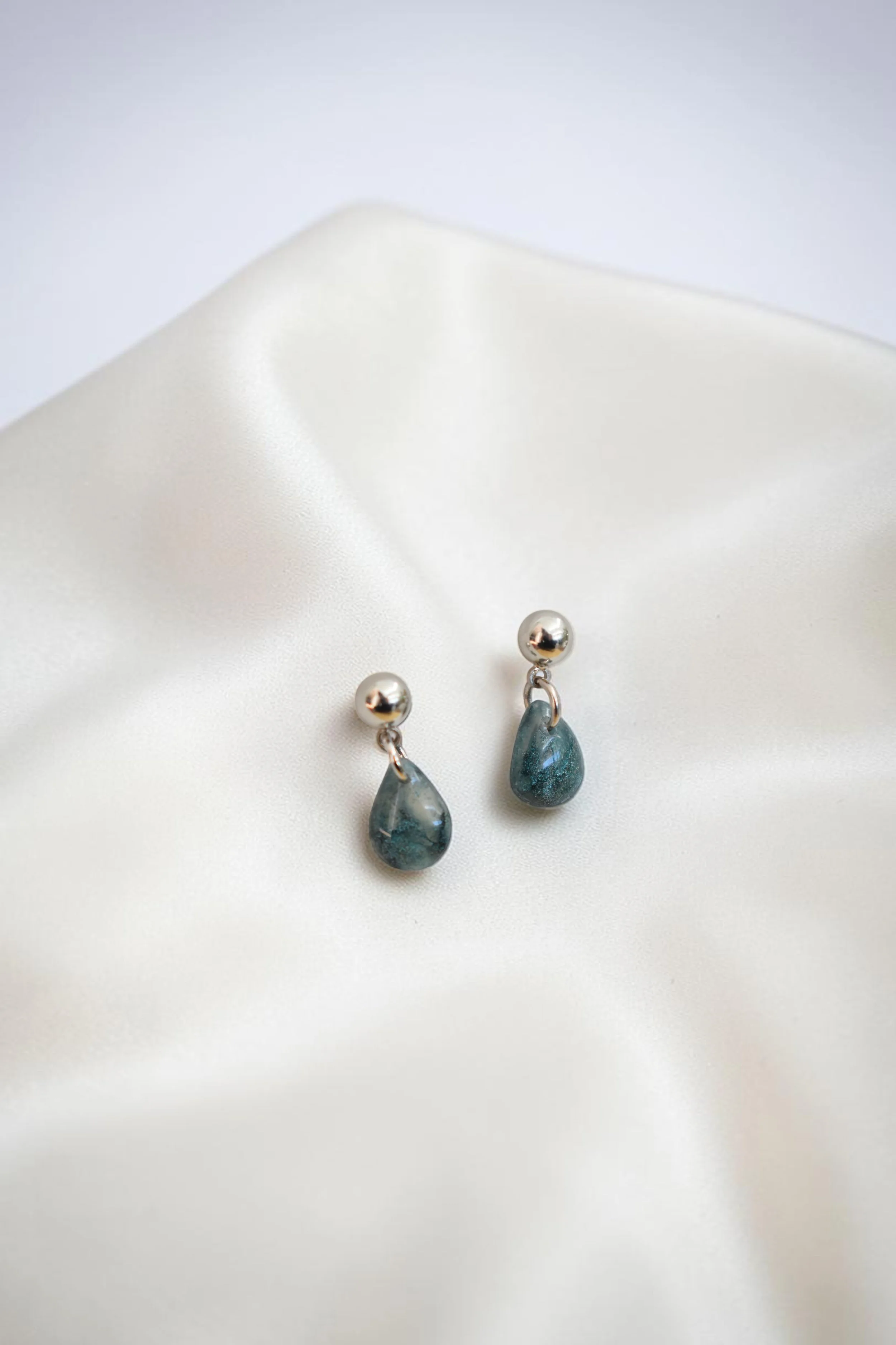 Fomm ir-Riħ Collection - Tiny Teardrops with Ball Pin (Rhodium‑Plated Brass, Silver‑Toned)