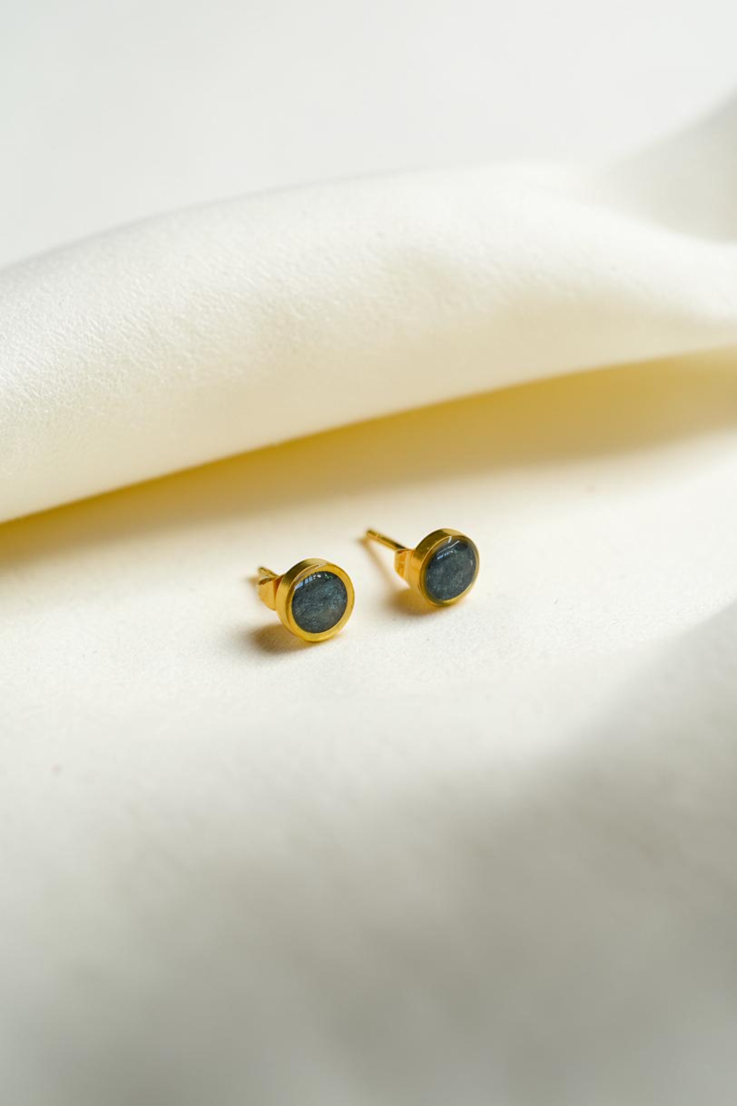 Fomm ir-Riħ Collection - 6mm Stud Earrings (Gold‑Toned Stainless Steel)