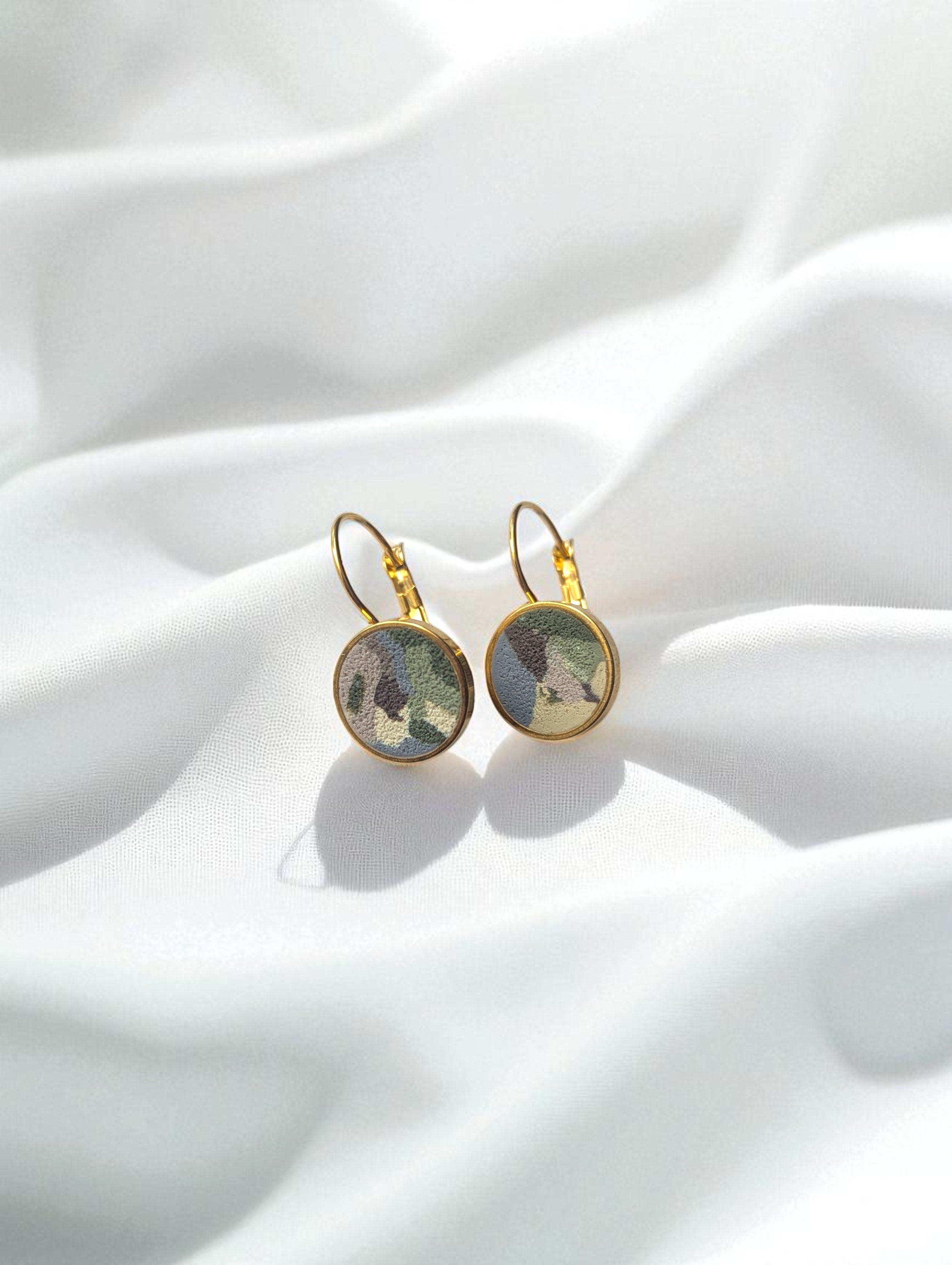 Camouflage_Peprin_Dangling_Earrings-Photoroom.jpg