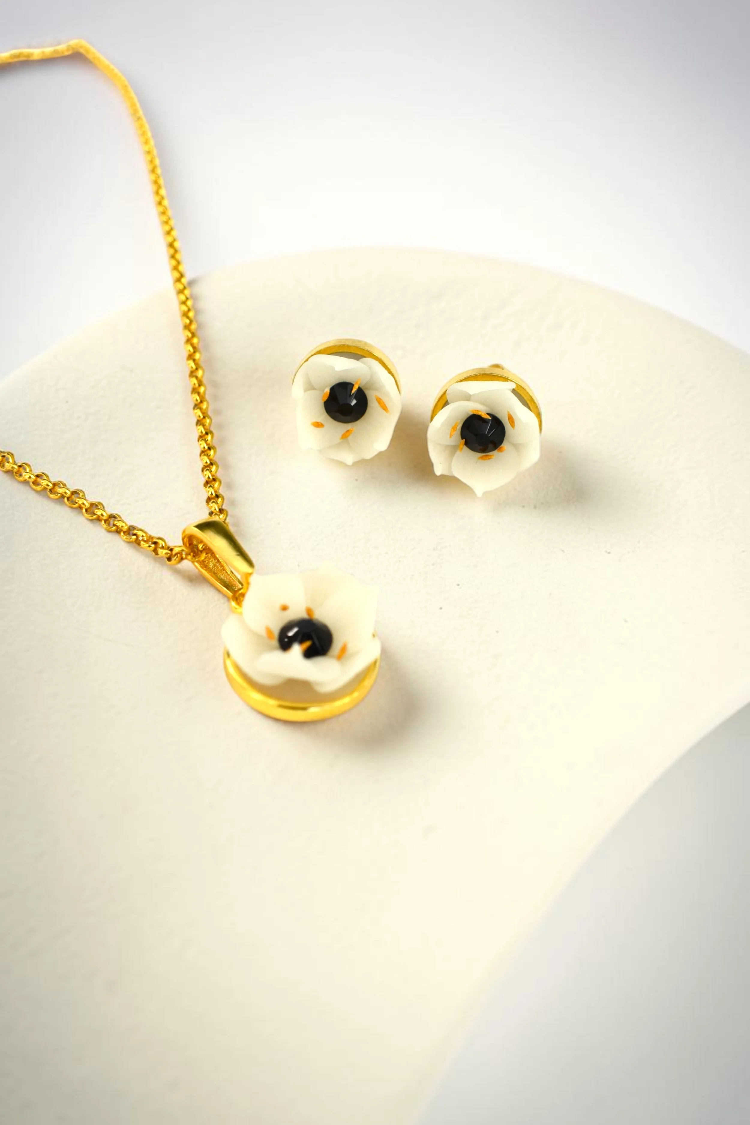 Speranza_single flower_dainty_set-Photoroom.jpg