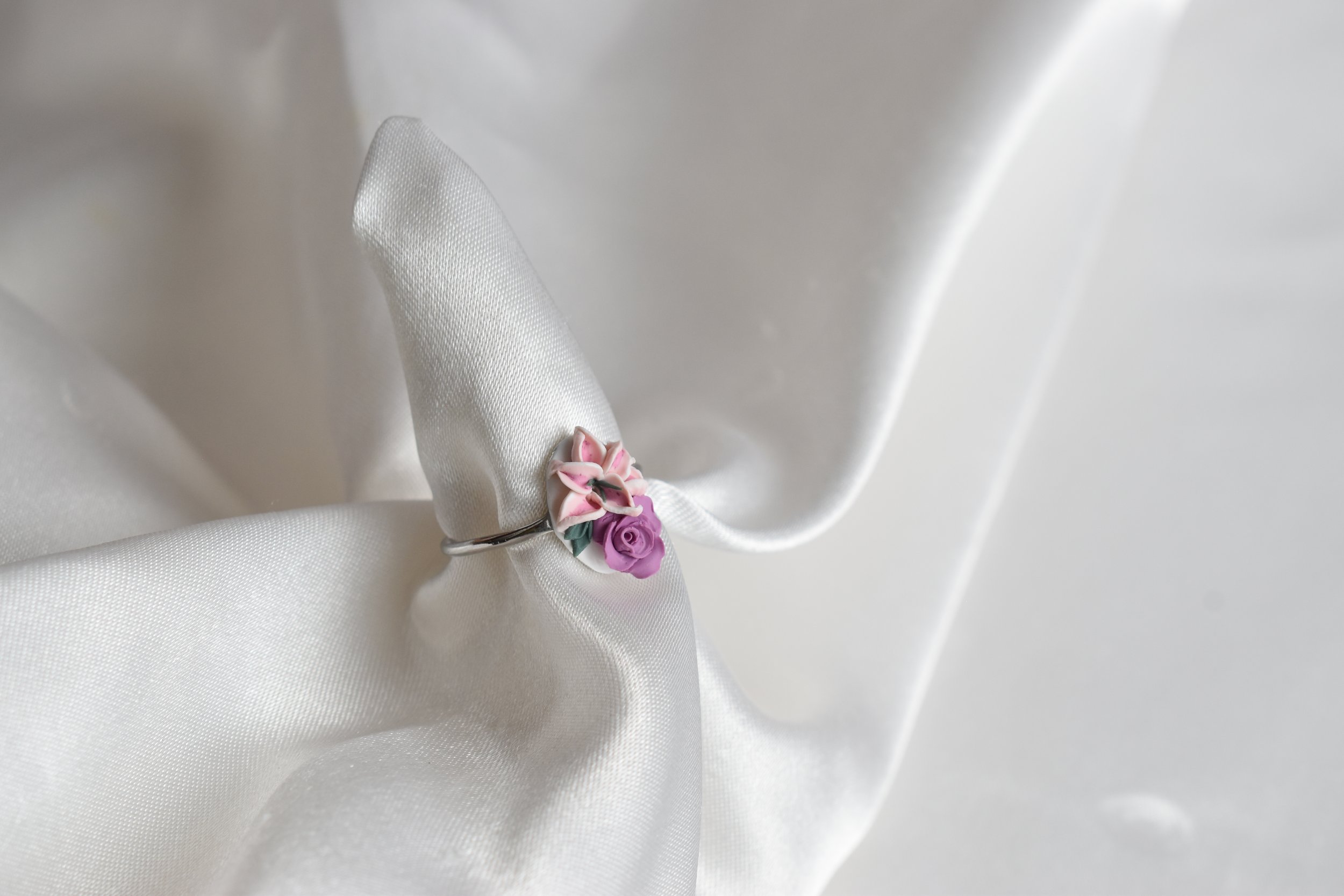 Amaryllis - Oval Silver Ring with Pink Rose