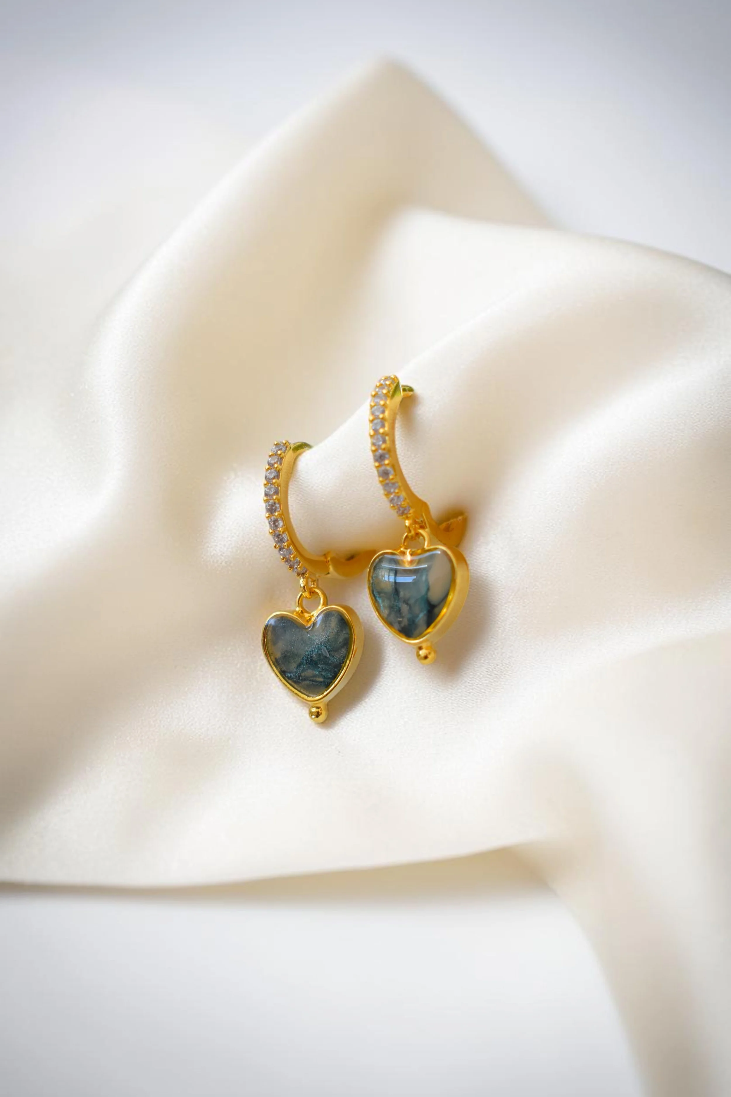 Fomm ir-Riħ Collection - Dainty Heart Earrings with Zirconia Clasp (Gold Toned)