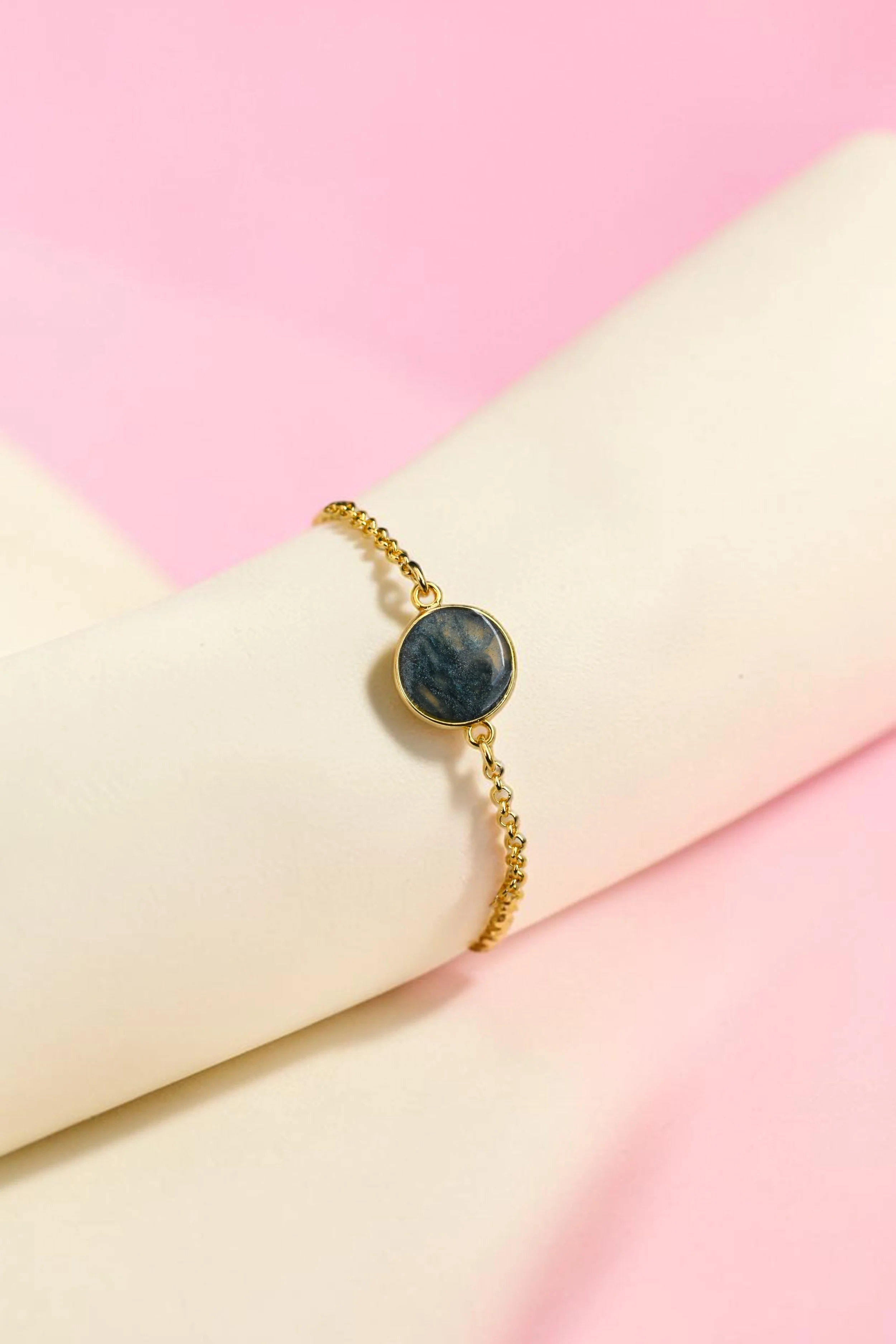 Fomm ir-Riħ Collection - Medallion Bracelet on Rolo Chain