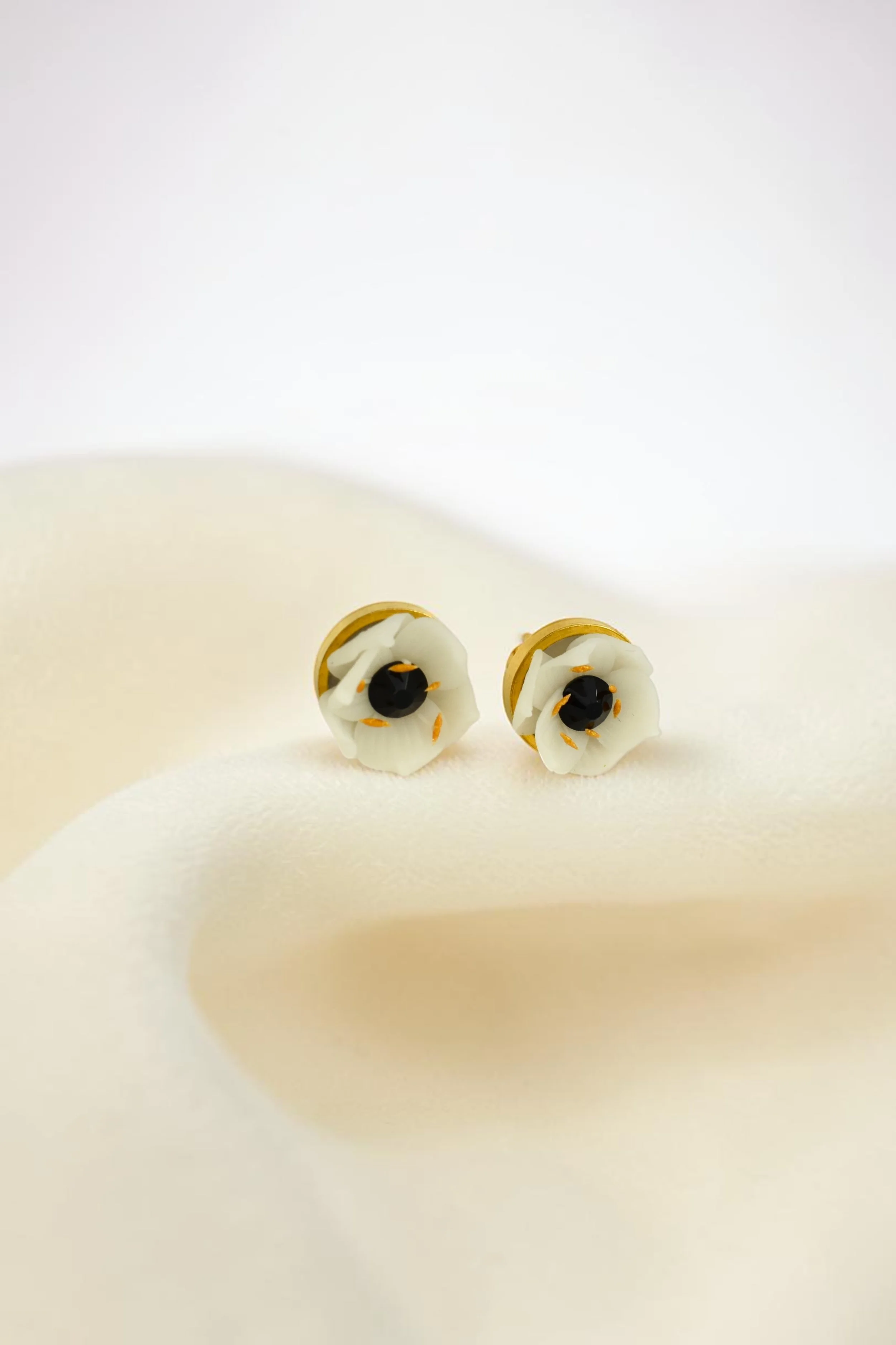 Speranza_statement_studs-Photoroom.jpg