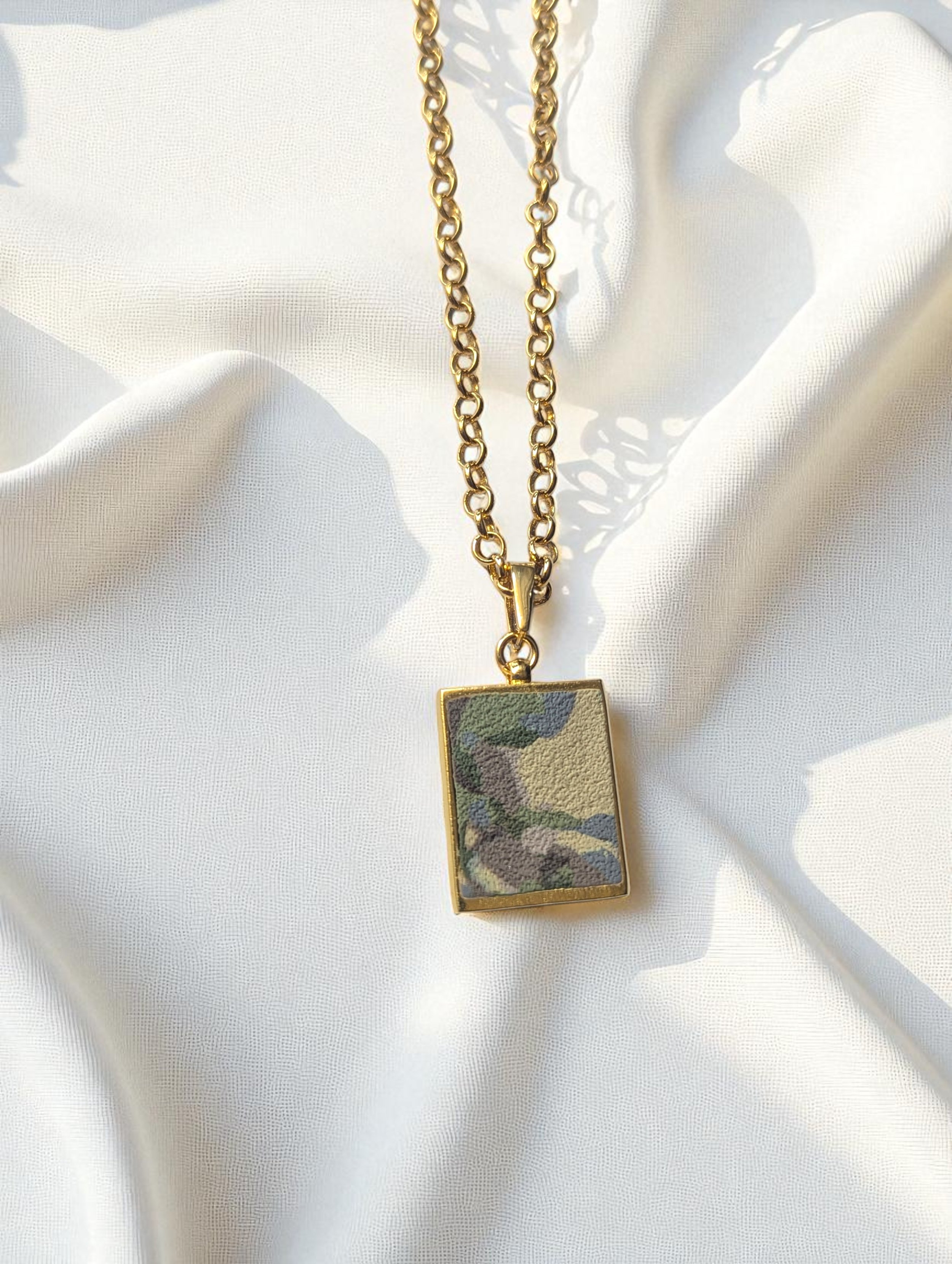 Camouflage_Peprin_Gold_Rectangle_Moon_Pendant-Photoroom.jpg