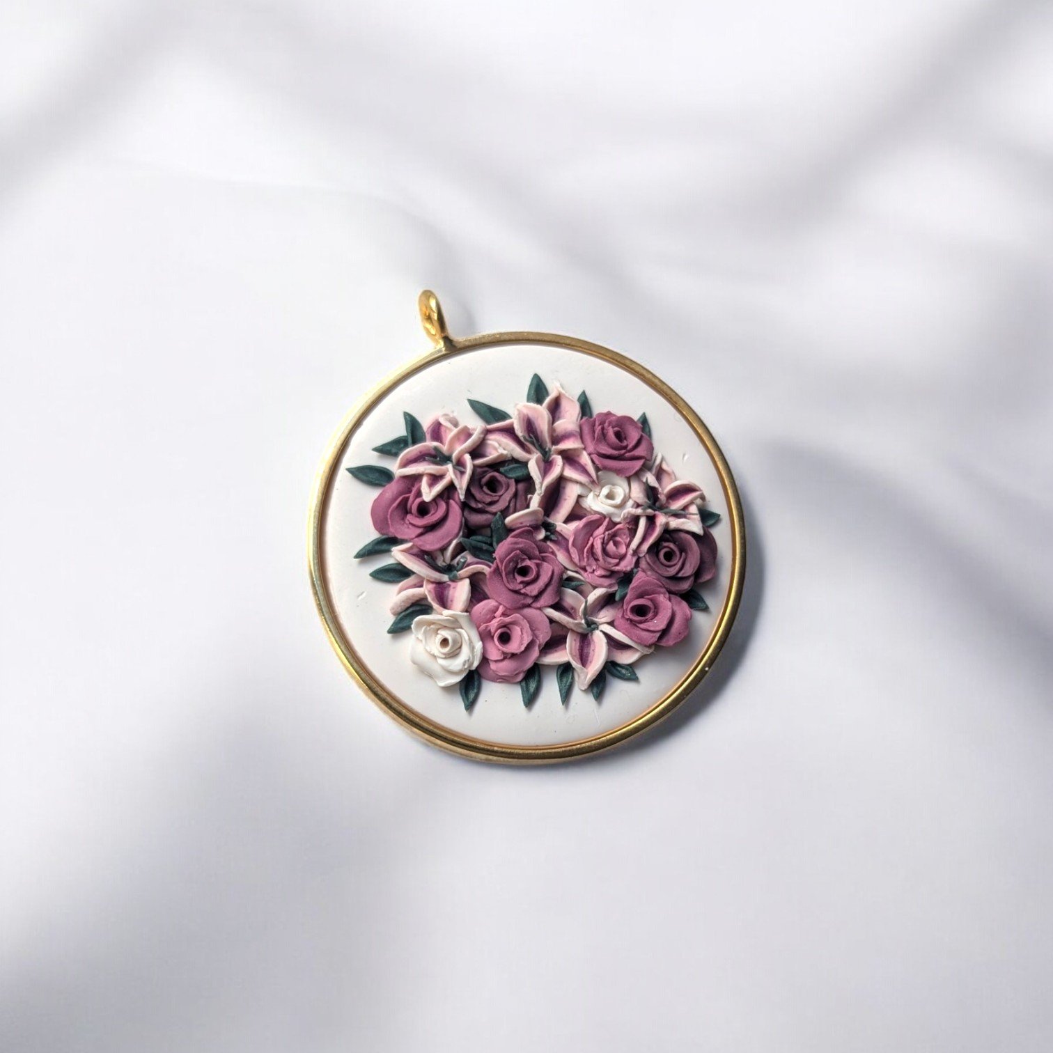 Amaryllis_Large_Gold_Pendant-Photoroom.jpg