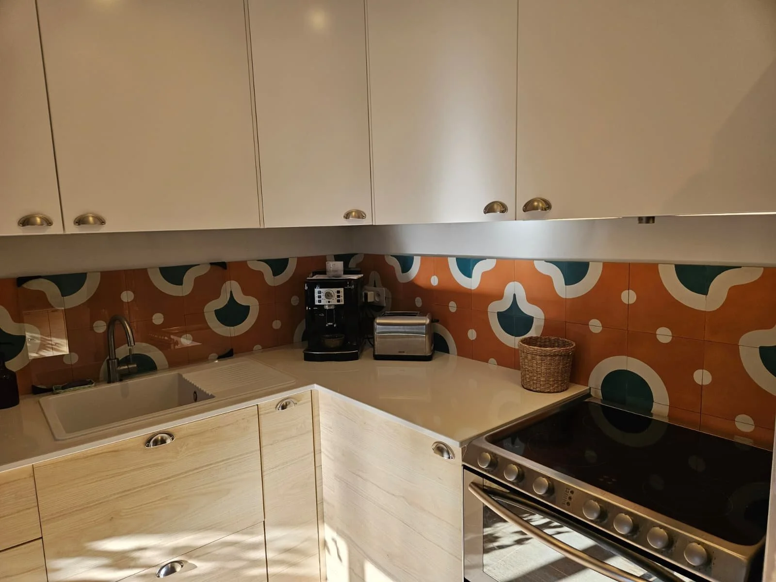 carreaux de ciment - Finis Terrae - Carreaux de ciment artisanaux 20x20 - carton de 16 carreaux - orange et vert - César Bazaar - Atelier de fabrication de carreaux de ciment