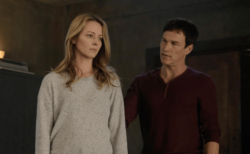 ‘Invader’ – Amy Acker Starring in Christmas Survival Horror Movie
