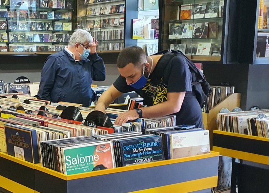 mino-parisi-at-mille-records-store_01.jpg