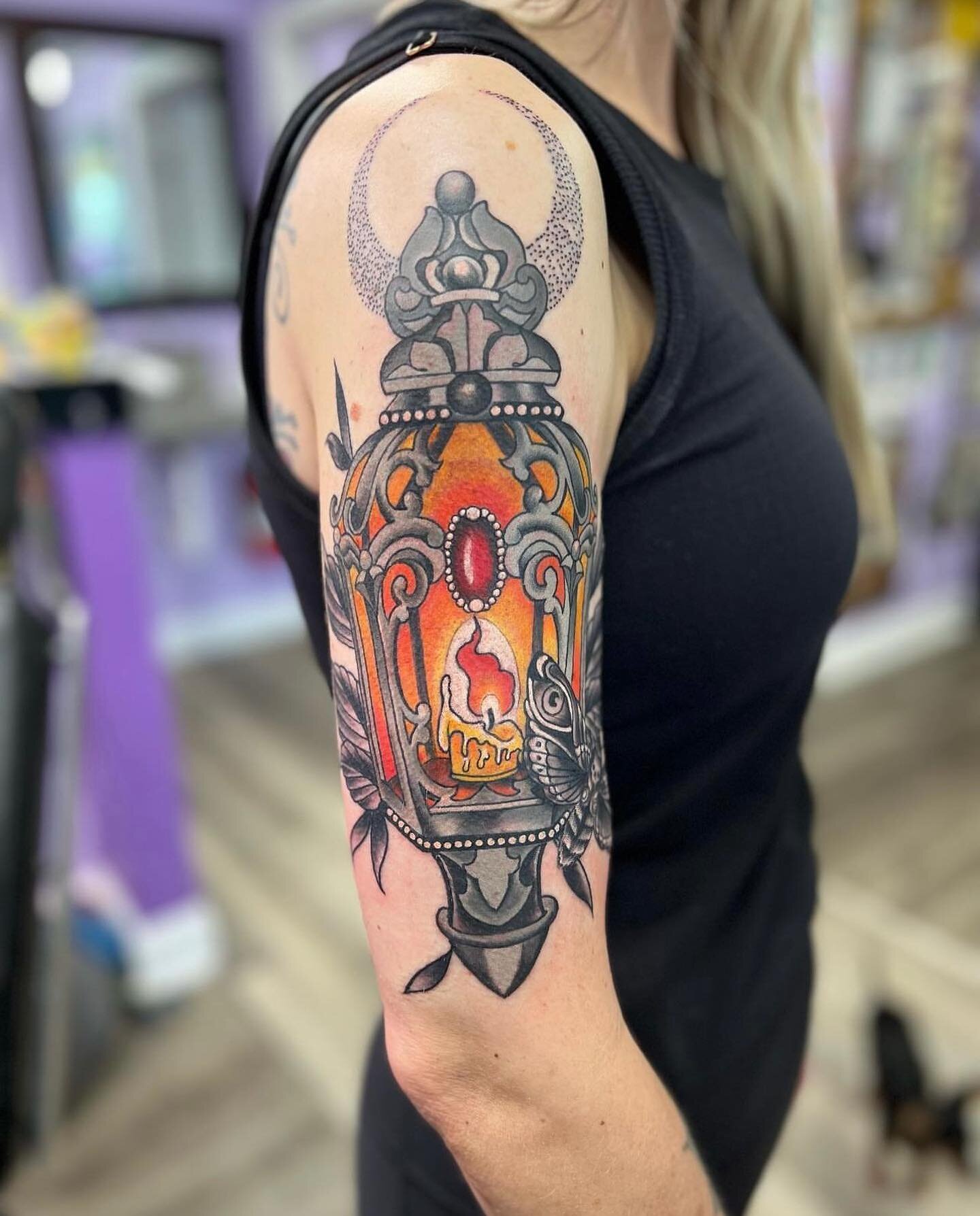 Let us shine the way to a lit new tattoo 🕯🔥
Lantern tattoo done by @robmotherfuckinjohnson!
Come in for some walk-ins or to set an appointment with an artist!