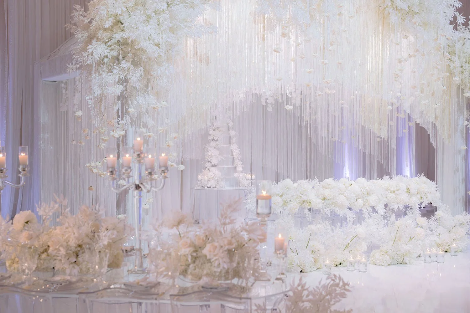 Wedding Designer in LA Designing a Sophisticated White Wedding Reception Setting
