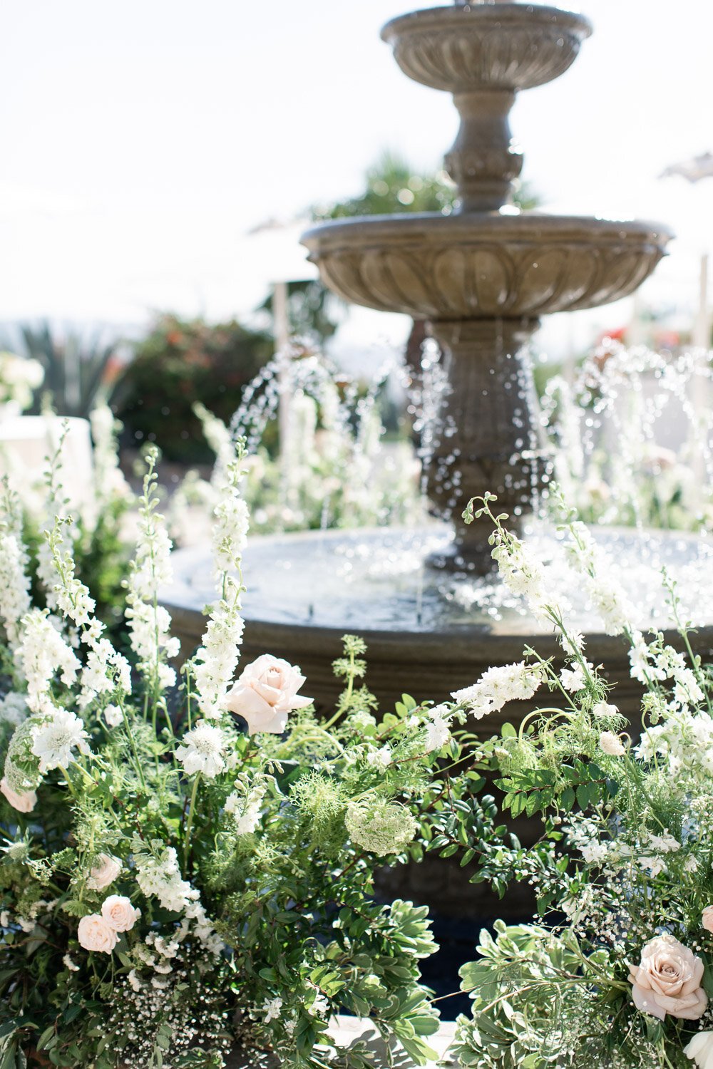 Wedding floral decor at Hummingbird Nest Ranch, flowers designed by Eddie Zaratsian Lifestyle & Design