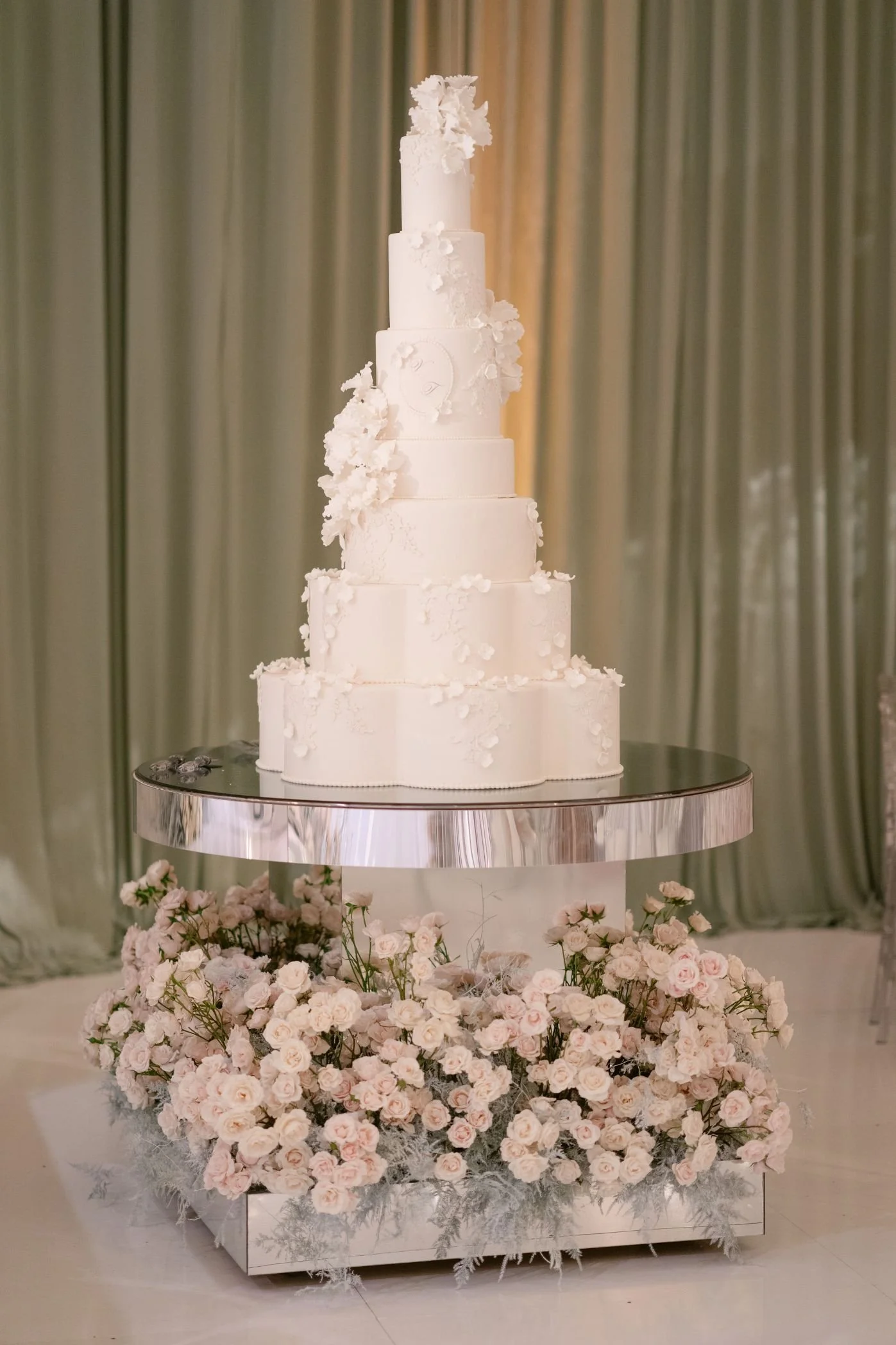 Luxury Wedding Planner and Event Design Creating a Cake Table with Refined Styling and Accents