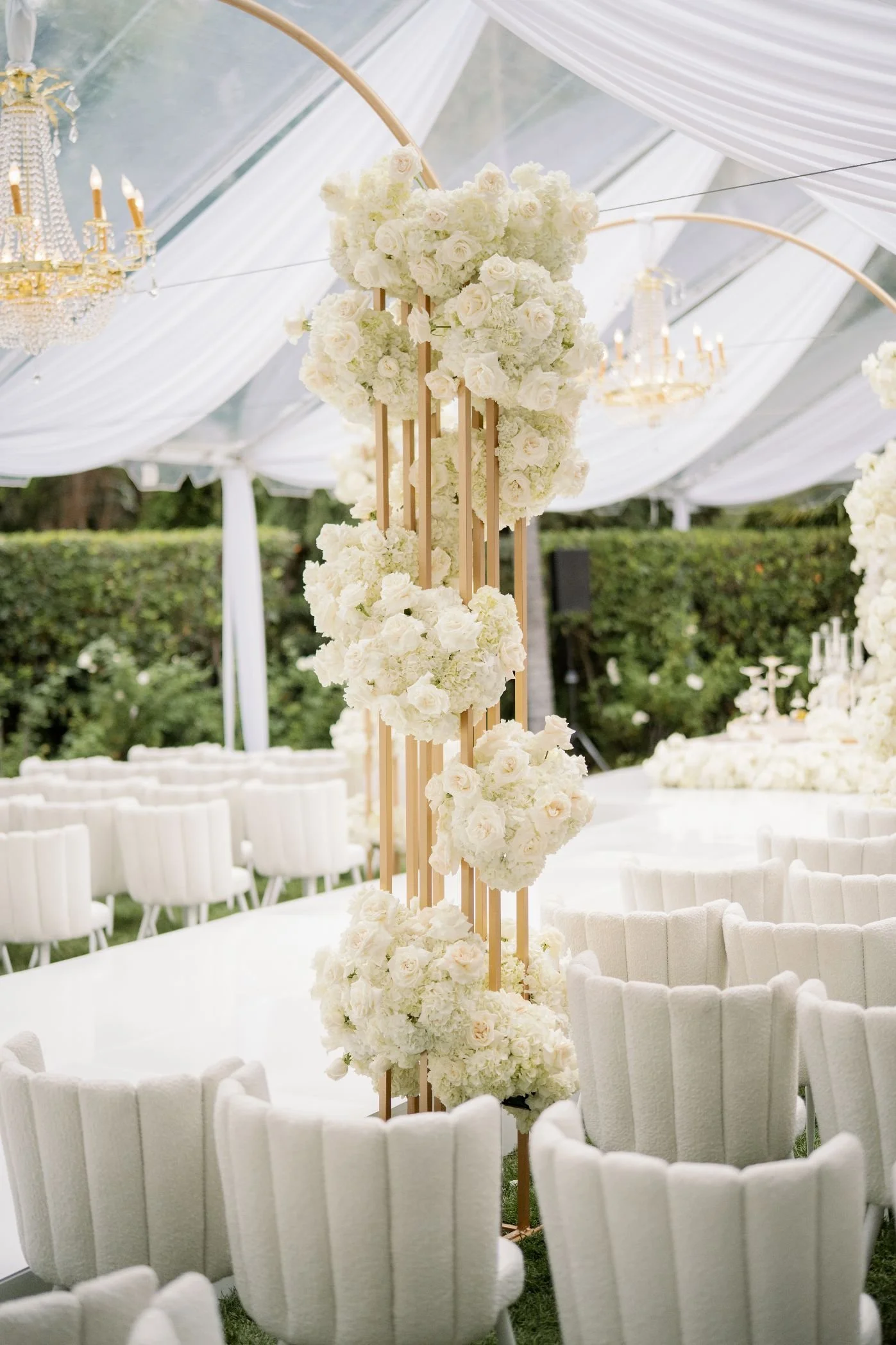 Wedding Planner Coordinating a Sophisticated All-White Wedding in Beverly Hills with Seamless Flow