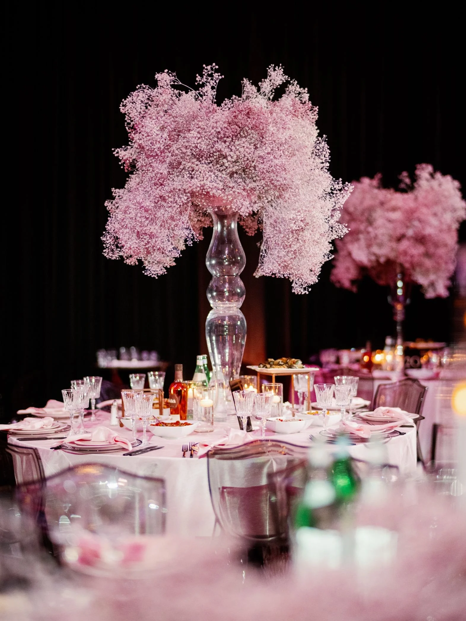 Wedding Planner in Los Angeles Designing a Contemporary Wedding with Dramatic Tablescape Styling