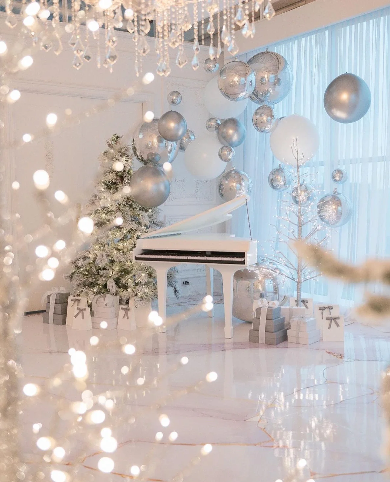 Corporate holiday installation for Glass House Studios