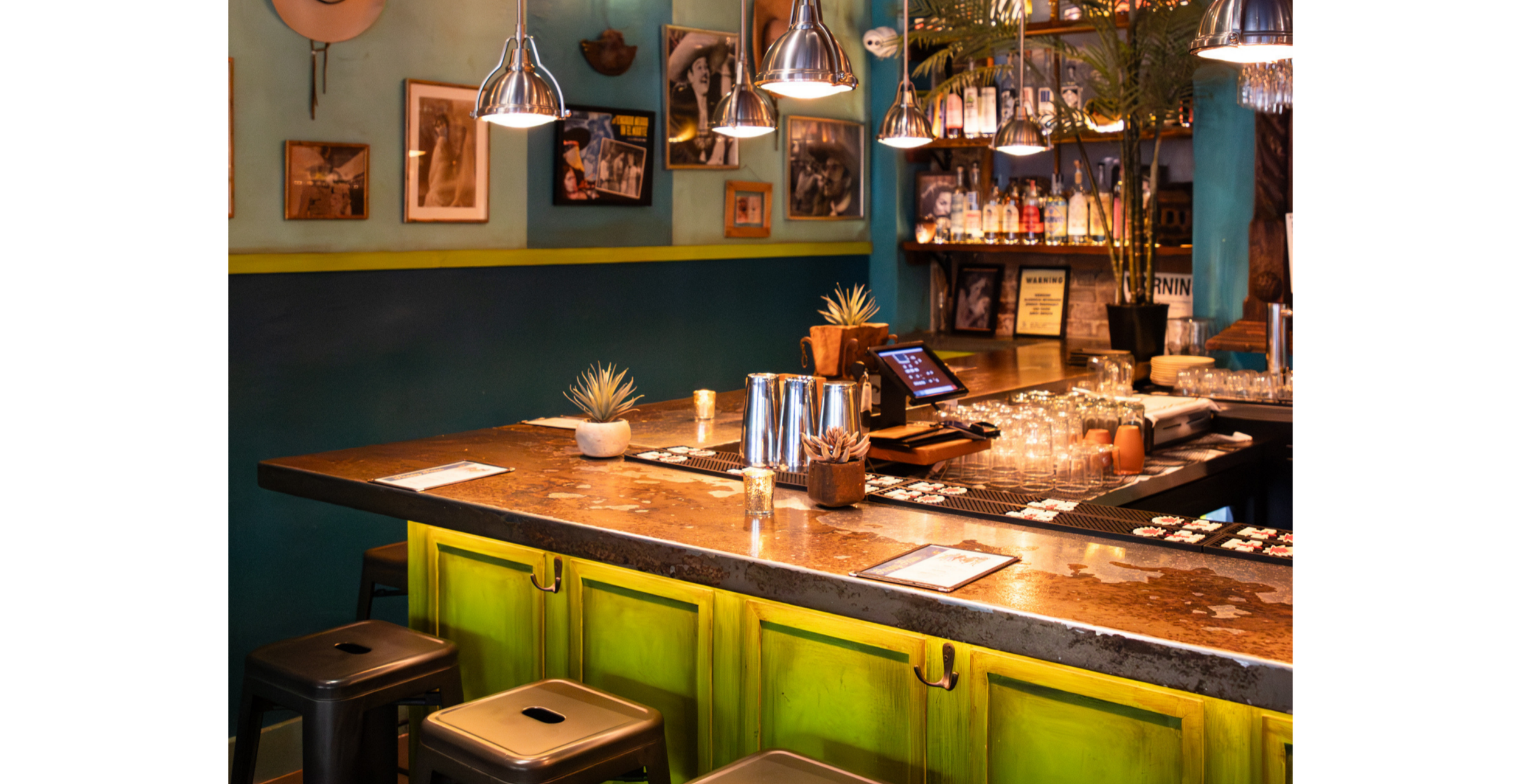 covacha ny bar uws-2.png