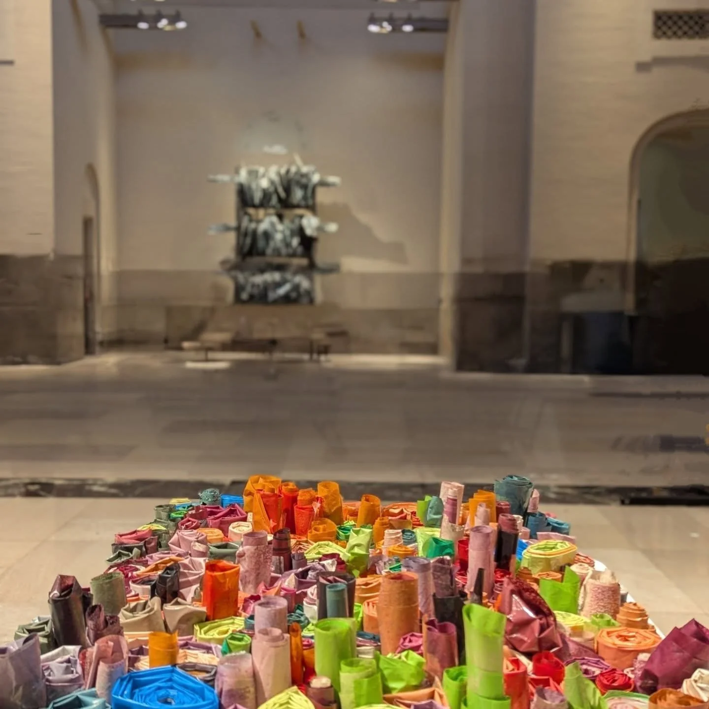 Last year I made the work, Secret Garden, with @stlartmuseum visitors as part of the engagement activities during Art in Bloom. 

To prepare for the work, I asked the community for their old paint, which people eagerly gave. When I picked it up, I of