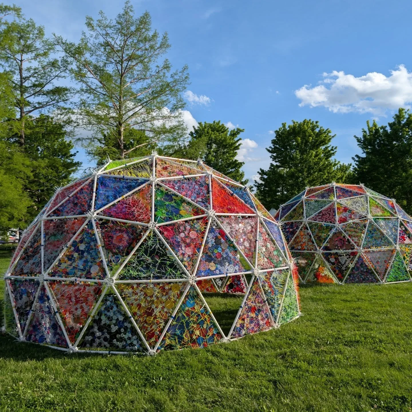 Can't wait to see you today @stlouisearthday! We had such fun building the domes. We made little doors for kids, bigger doors for adventures and larger, handicap accessible and stroller friendly doors for families! Which one is your favorite? 

If yo