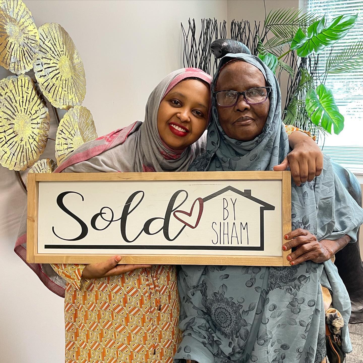 ✨SOLD✨ ​​​​​​​​
​​​​​​​​
Congratulations to Hodan and her family on their new home! This closing is extra special to me and it&rsquo;s a full circle moment. Thank you for trusting me to help you through this process. ​​​I enjoyed every moment of our 