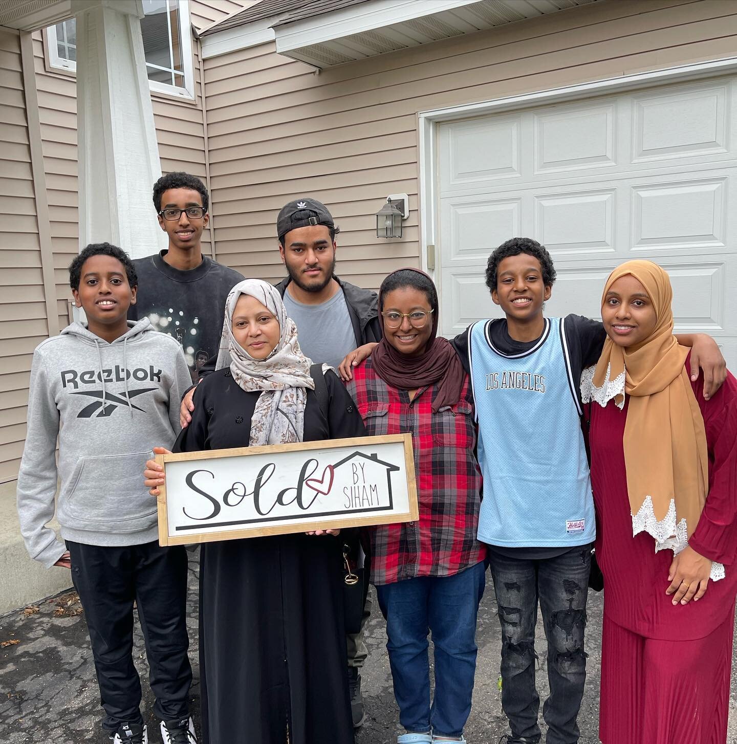 ✨SOLD✨ ​​​​​​​​
​​​​​​​​
Congratulations to Mariam and her family on their new home! You reached out to me wanting to relocate to the Twin Cities and it has been quite the journey for us. May Allah bless your new home ❤️​​​​​​​​ Thank you for trustin