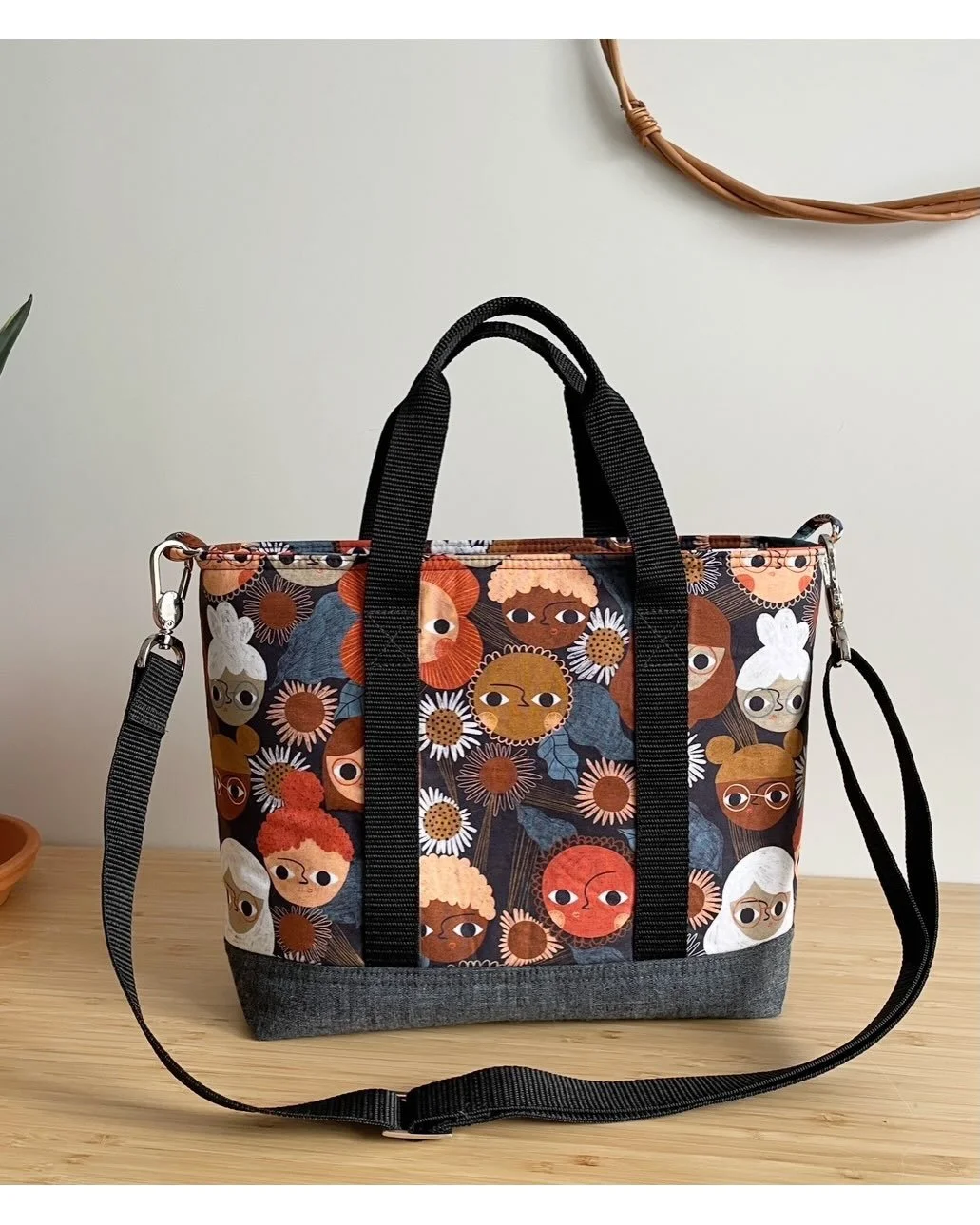 DAKOTA TOTE is perfectly sized (10&rdquo; x 9&rdquo; x4&rdquo;) to be used as an everyday bag. 

Its classy design and practical features, including two inner zipper pockets and a main zipper closure that opens nice and wide, makes it a favorite with