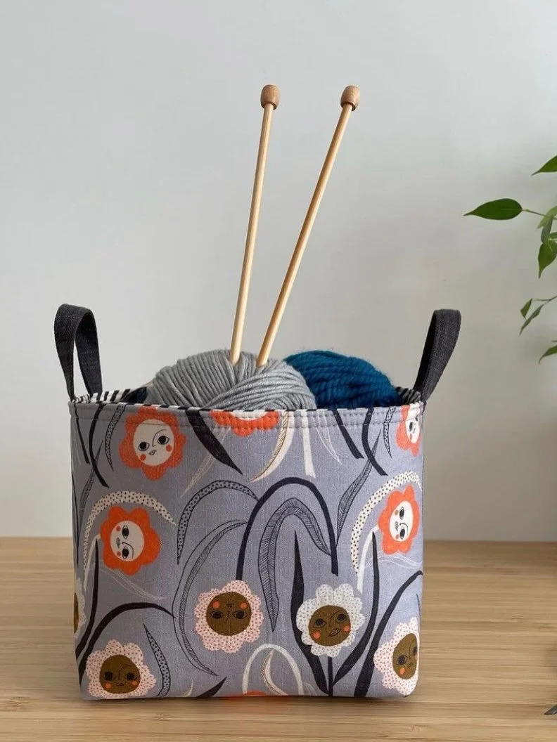 These fabric baskets are the perfect way to show off your favorite prints while adding a handmade touch to your space ❤️.

Great to organize cosmetics, sewing supplies, craft projects, toys, or everyday essentials. The pattern + video tutorial includ