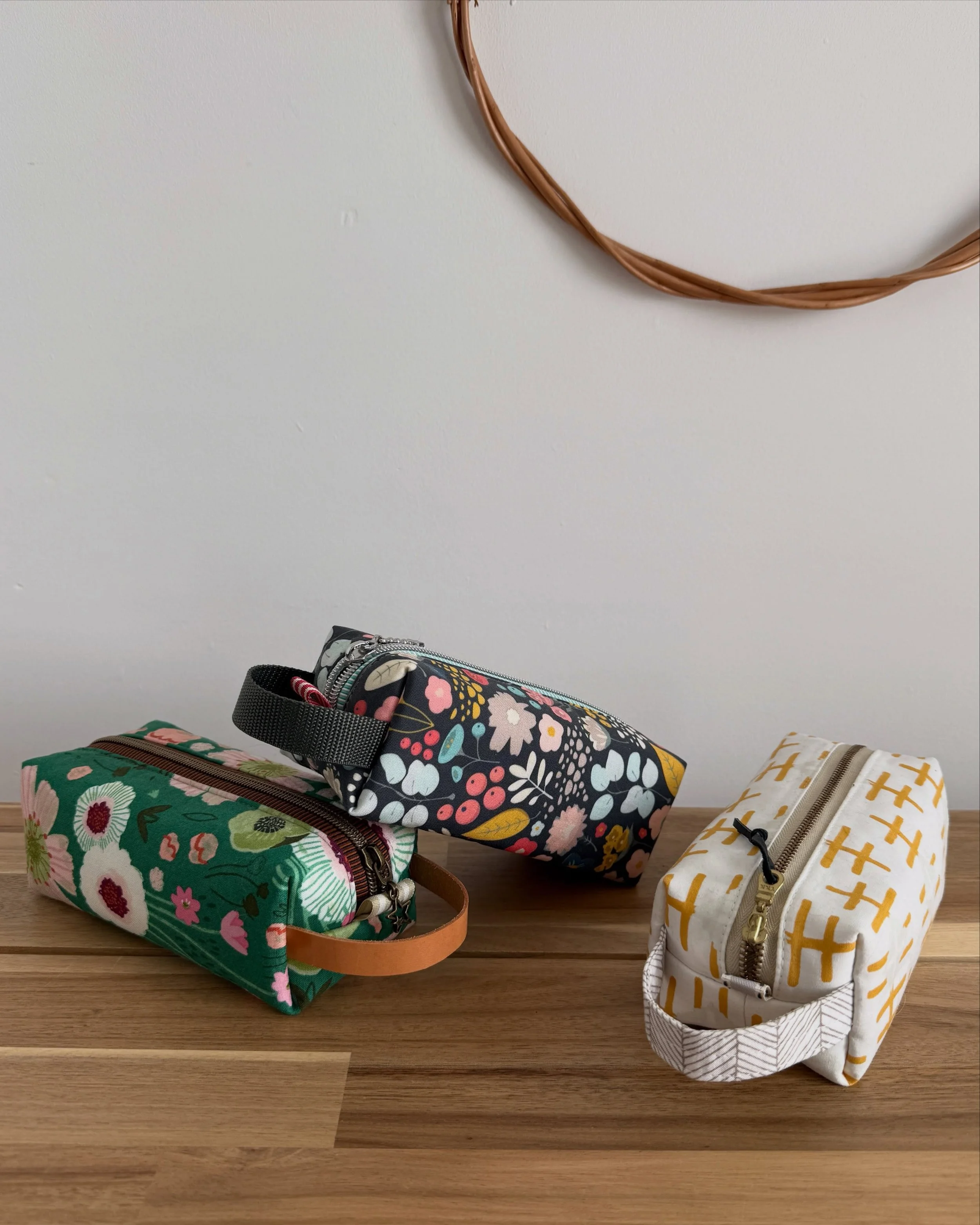 Are you ready for some easy back to school sewing? My Boxy Tool Pouch is an easy, but incredibly satisfying project you can whip up in just a few hours👏👏

These pouches are beautifully finished with the addition of contrasting binding on the inside