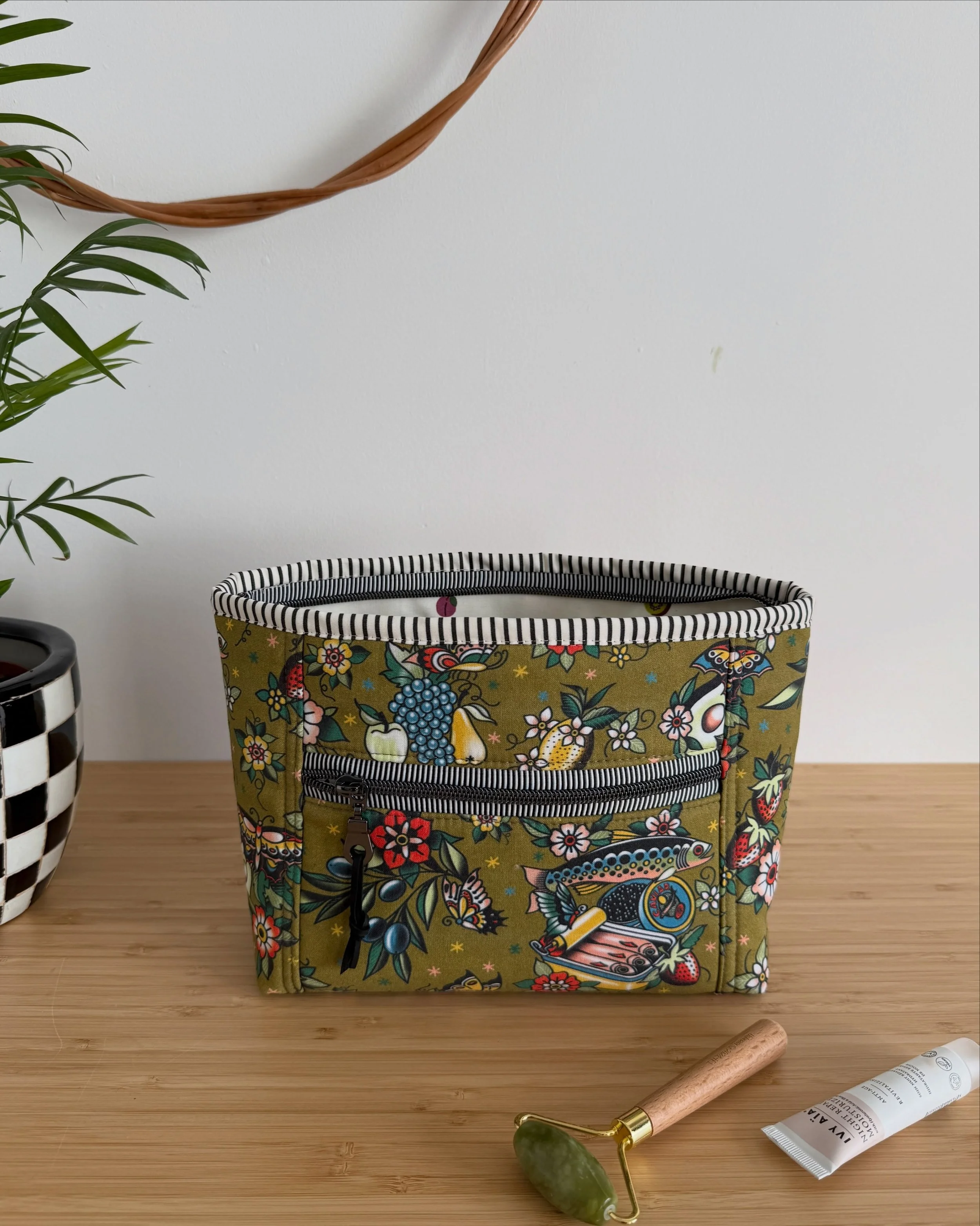 If you&rsquo;re looking for a bit of sewing challenge while creating a wonderfully versatile pouch, then  OLEANDER POUCH pattern is just the thing for you.

This pouch features plenty of inner elasticized and slip pockets, an outer zipper pocket, and