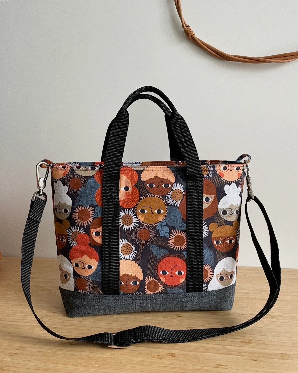 DAKOTA TOTE is perfect for everyday use as it combines convenient storage with flexible carrying options.

This versatile bag features two inner zipper pockets to keep smaller essentials organized. The main zipper opens wide, providing easy access to
